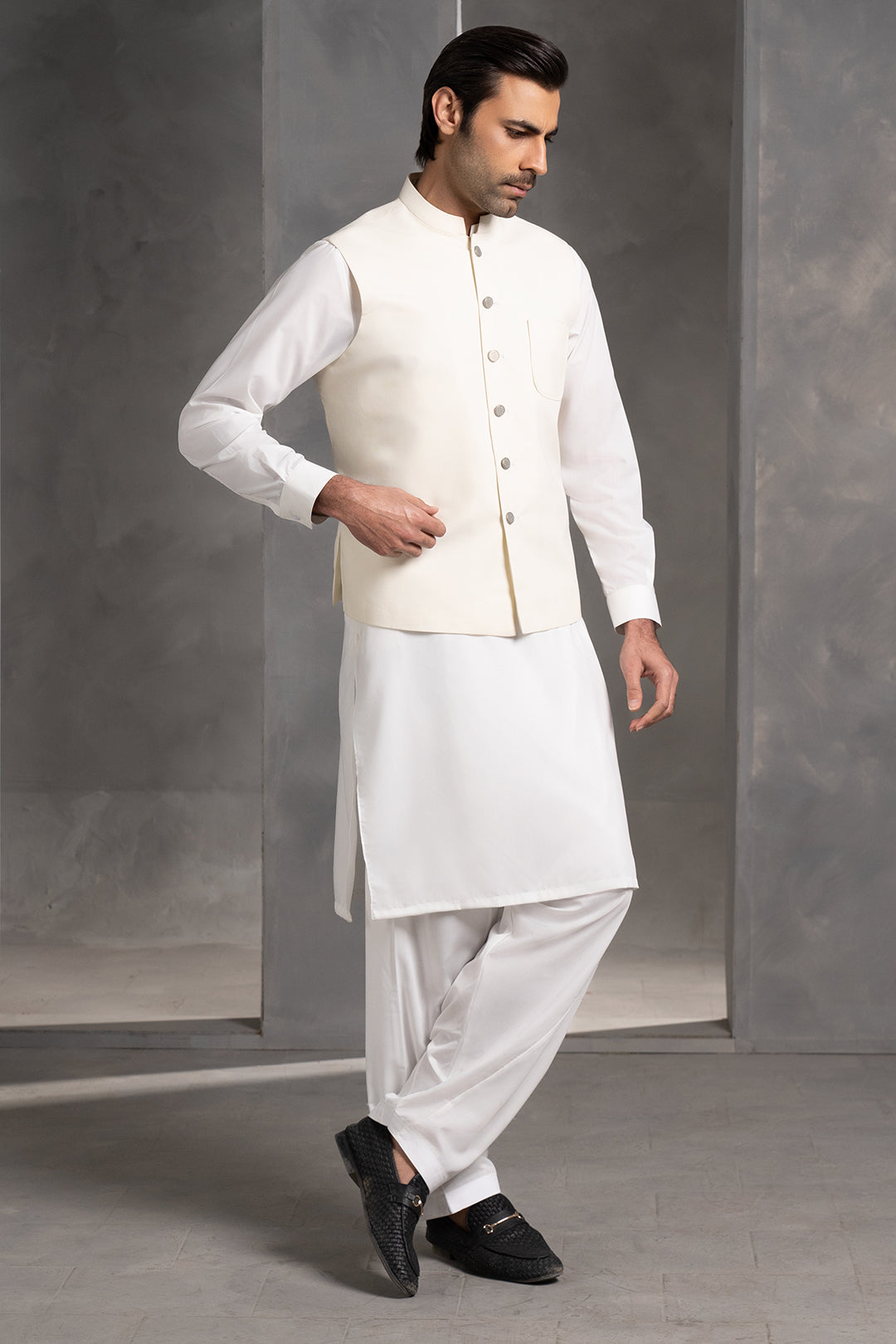 Off-White Suiting Fabric Men's Waistcoat (1-Pc) - Image 4