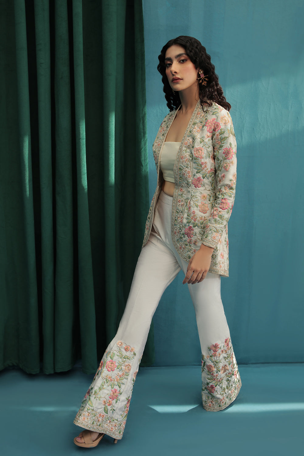 Indian Off-White Embroidered Rod Silk Jacket Set (2-Piece) - Image 6
