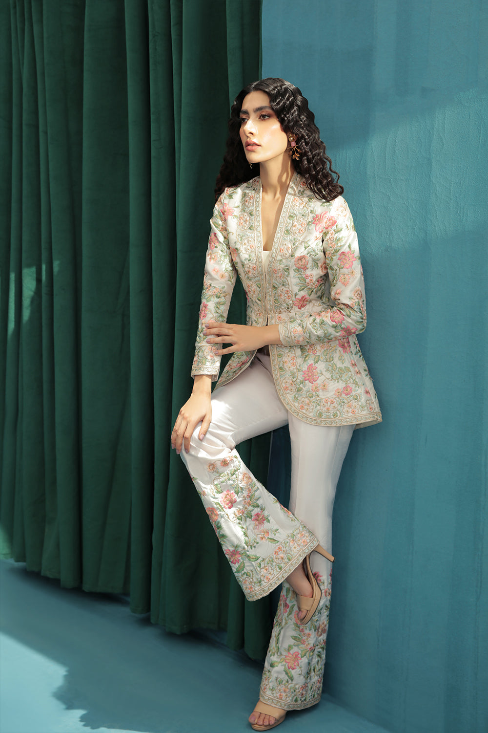 Indian Off-White Embroidered Rod Silk Jacket Set (2-Piece) - Image 7