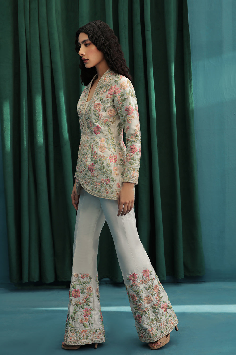 Indian Off-White Embroidered Rod Silk Jacket Set (2-Piece) - Image 9