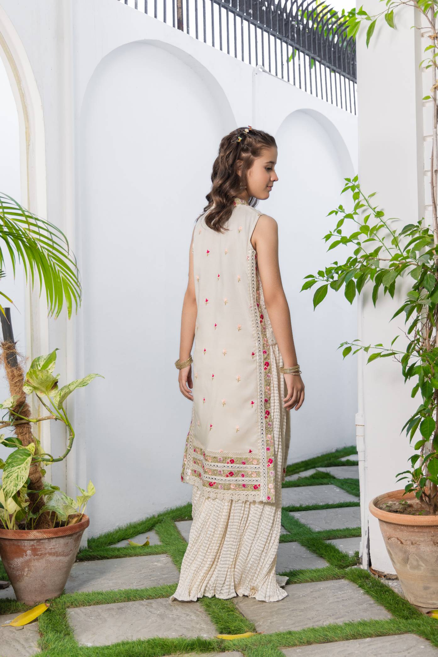 Pakistani Off-White Floral Embroidered Silk Gharara (2-Piece) - Image 4