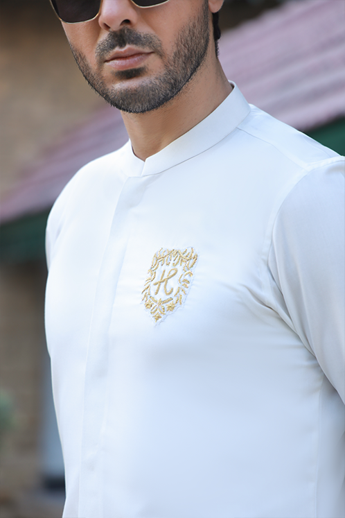 Off White Gold Embroidered Wash & Wear Kurta Pajama (2-Piece) - Image 4