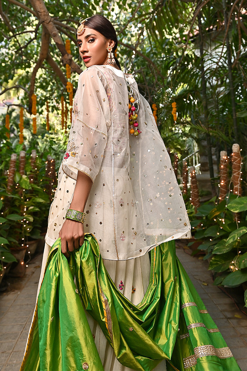 Pakistani Ivory Embroidered Organza Lehenga Set (3-Piece) - Image 3