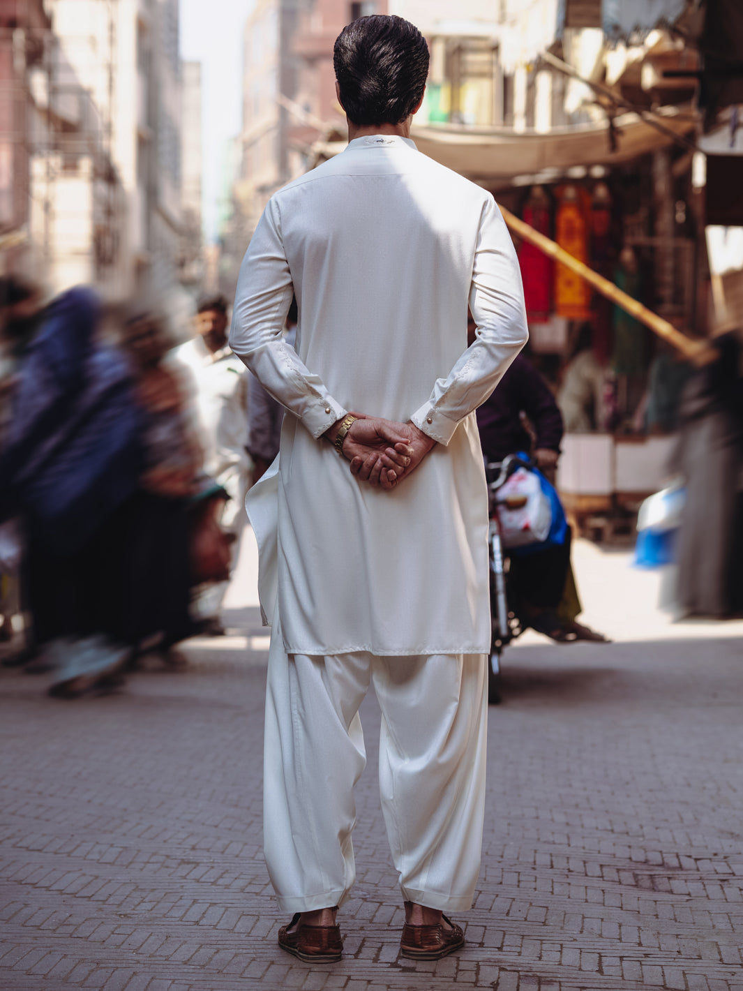 Off White Dori Embroidered Blended Shalwar Kameez (2-Piece) - Image 3