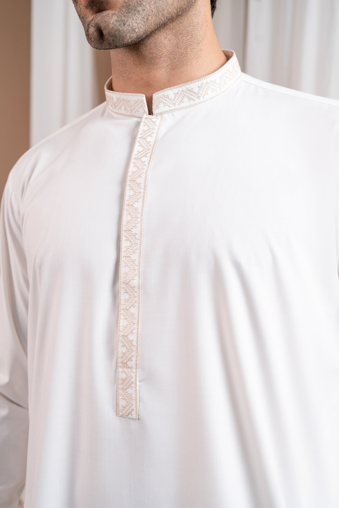 Off White Embroidered Blended Kurta Shalwar (2-Piece) - Image 3