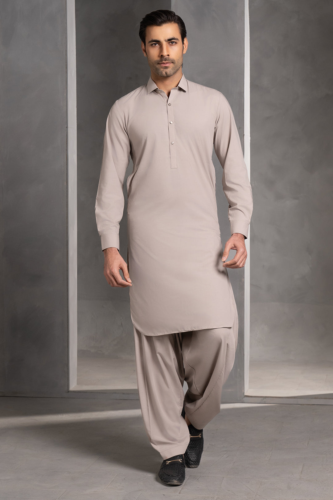 Off-White Marvel PV Fabric Shalwar Kameez (2-Piece) - Image 25