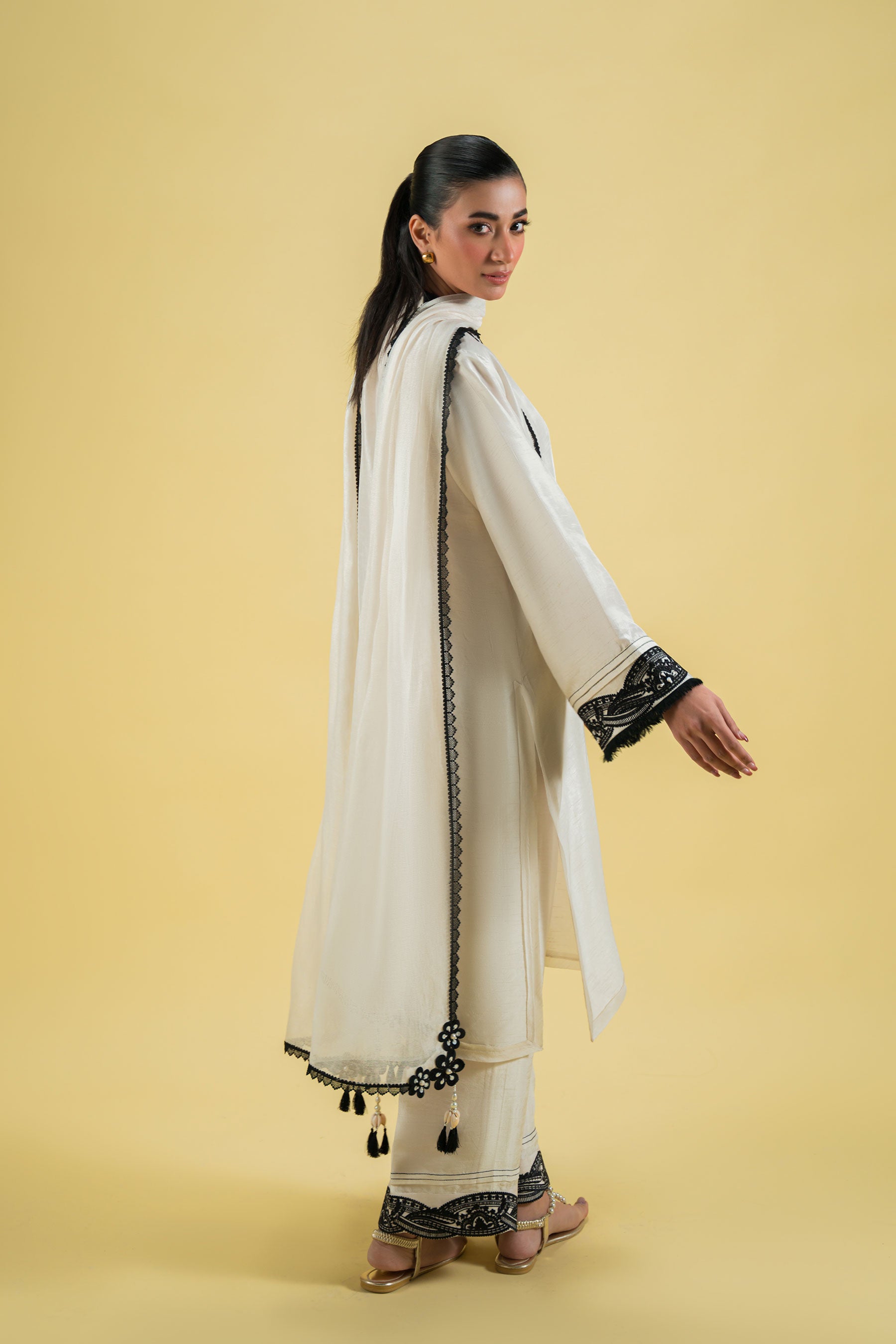 Pakistani Ivory Lace Embroidered Blended Silk Salwar Kameez (3-Piece) - Image 3