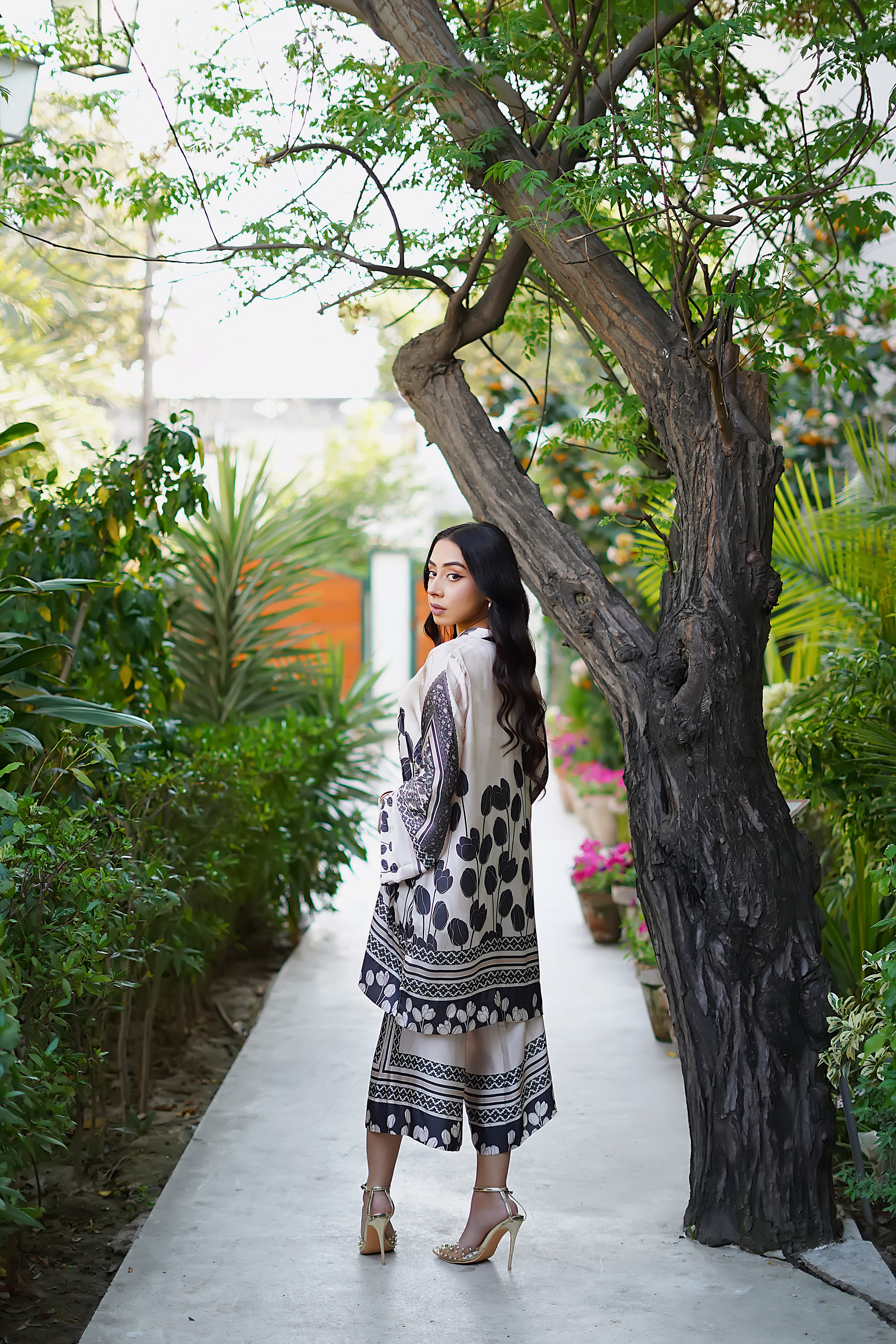 Ivory and Black Printed Charmeuse Silk Co-ord Set (2-Piece) - Image 4