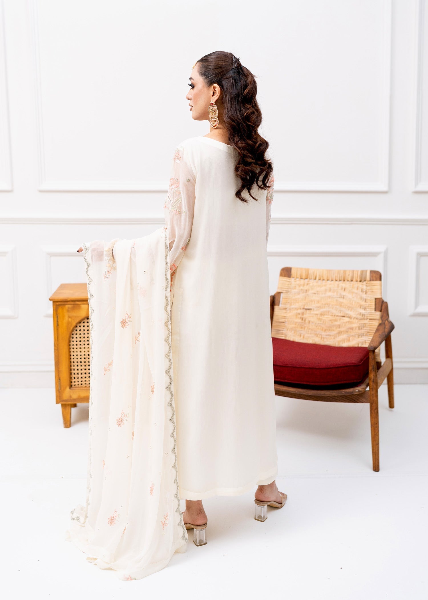 Off-White Embroidered Chiffon Kurta Set (3-Piece) - Image 4