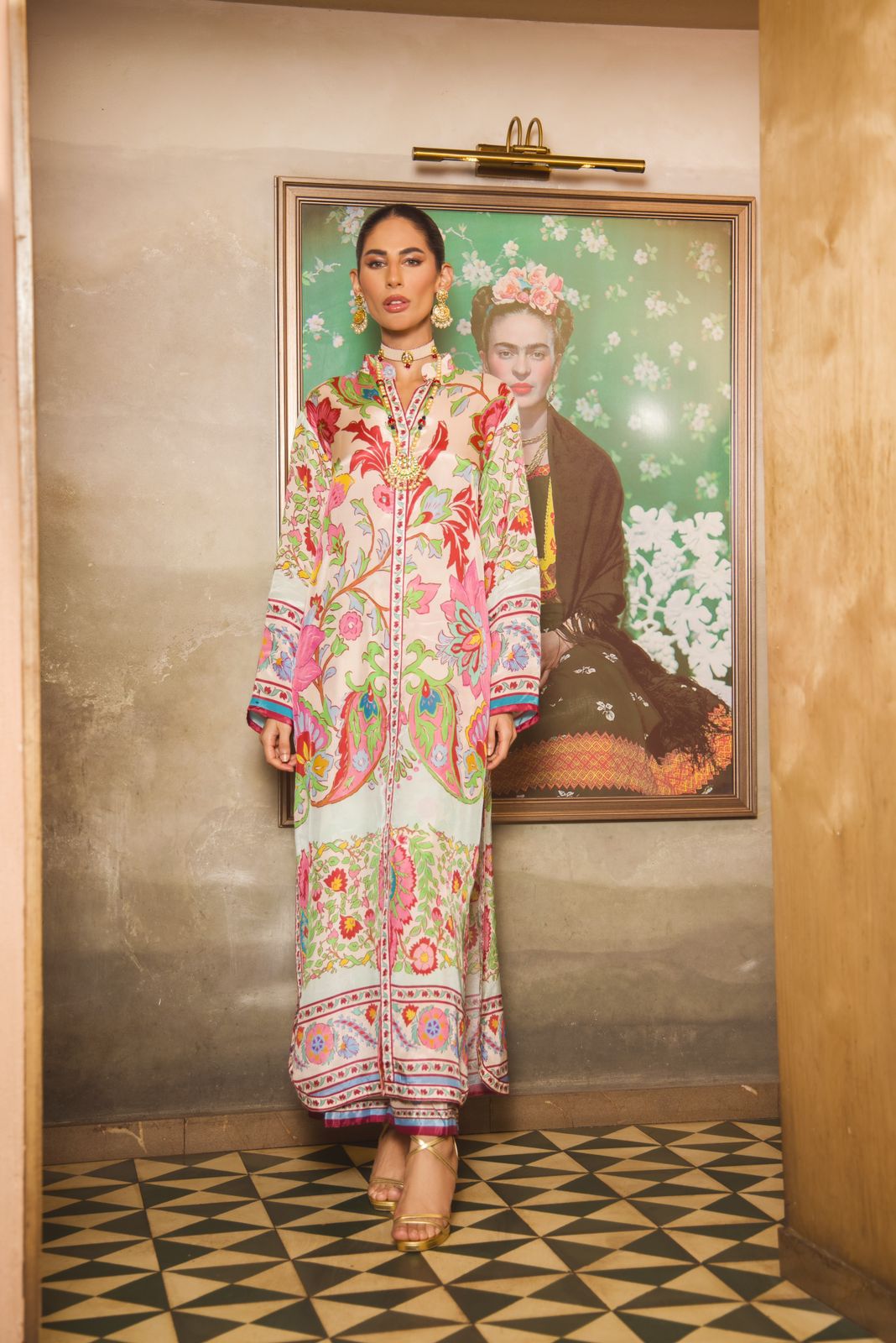 Pakistani Off-White Multicolour Printed Crepe Silk Salwar Kameez (2-Piece) - Image 2