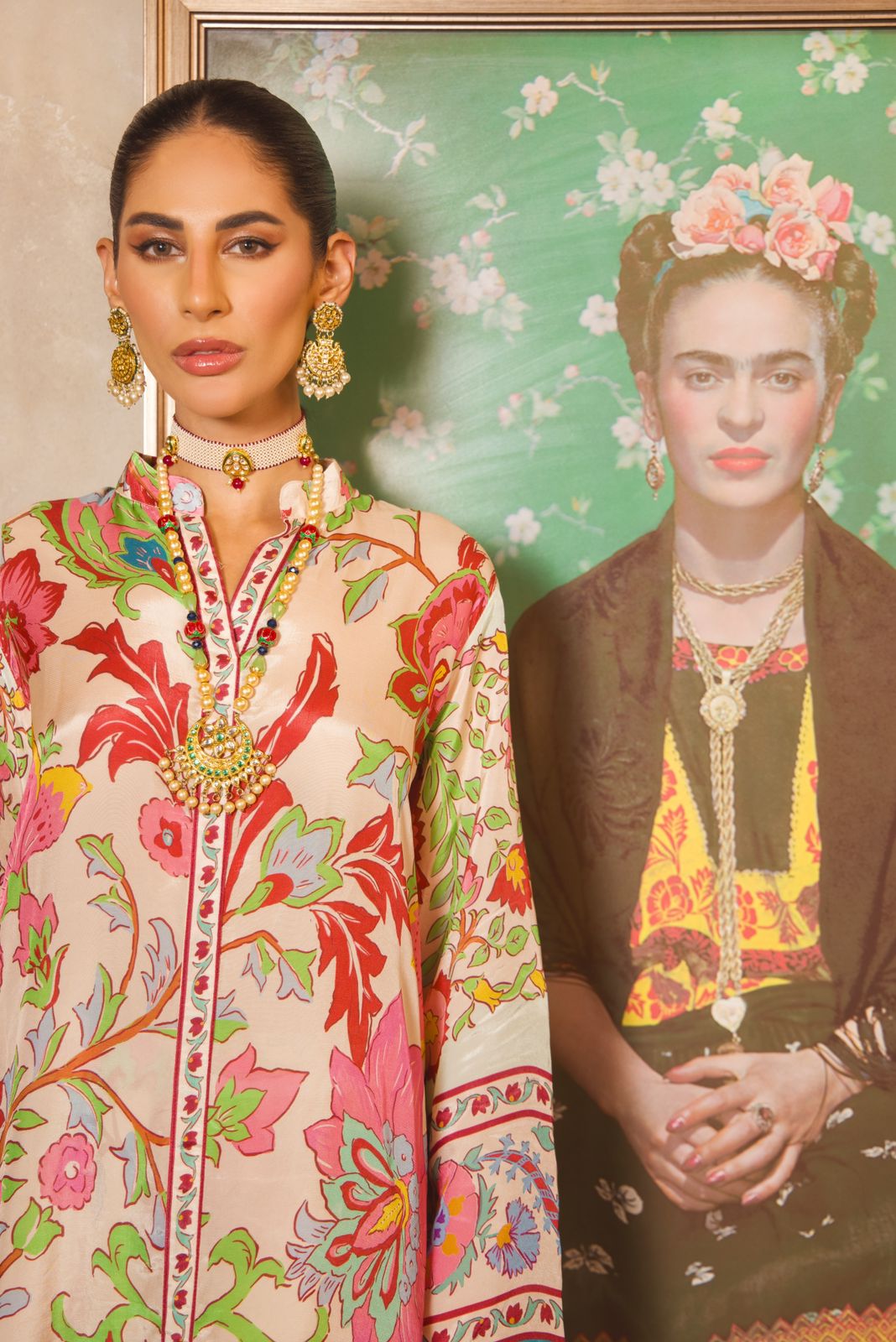 Pakistani Off-White Multicolour Printed Crepe Silk Salwar Kameez (2-Piece) - Image 3