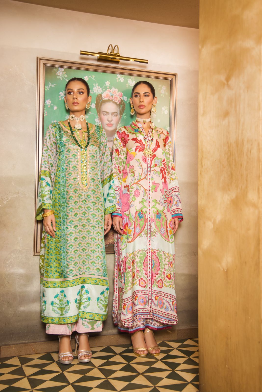 Pakistani Off-White Multicolour Printed Crepe Silk Salwar Kameez (2-Piece) - Image 9