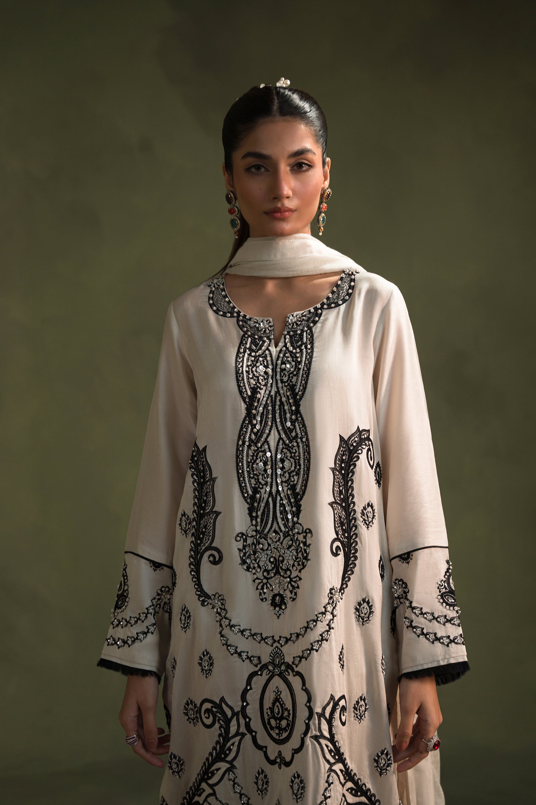 Pakistani Creamy White & Black Embroidered Georgette Salwar Kameez (3-Piece) - Image 5