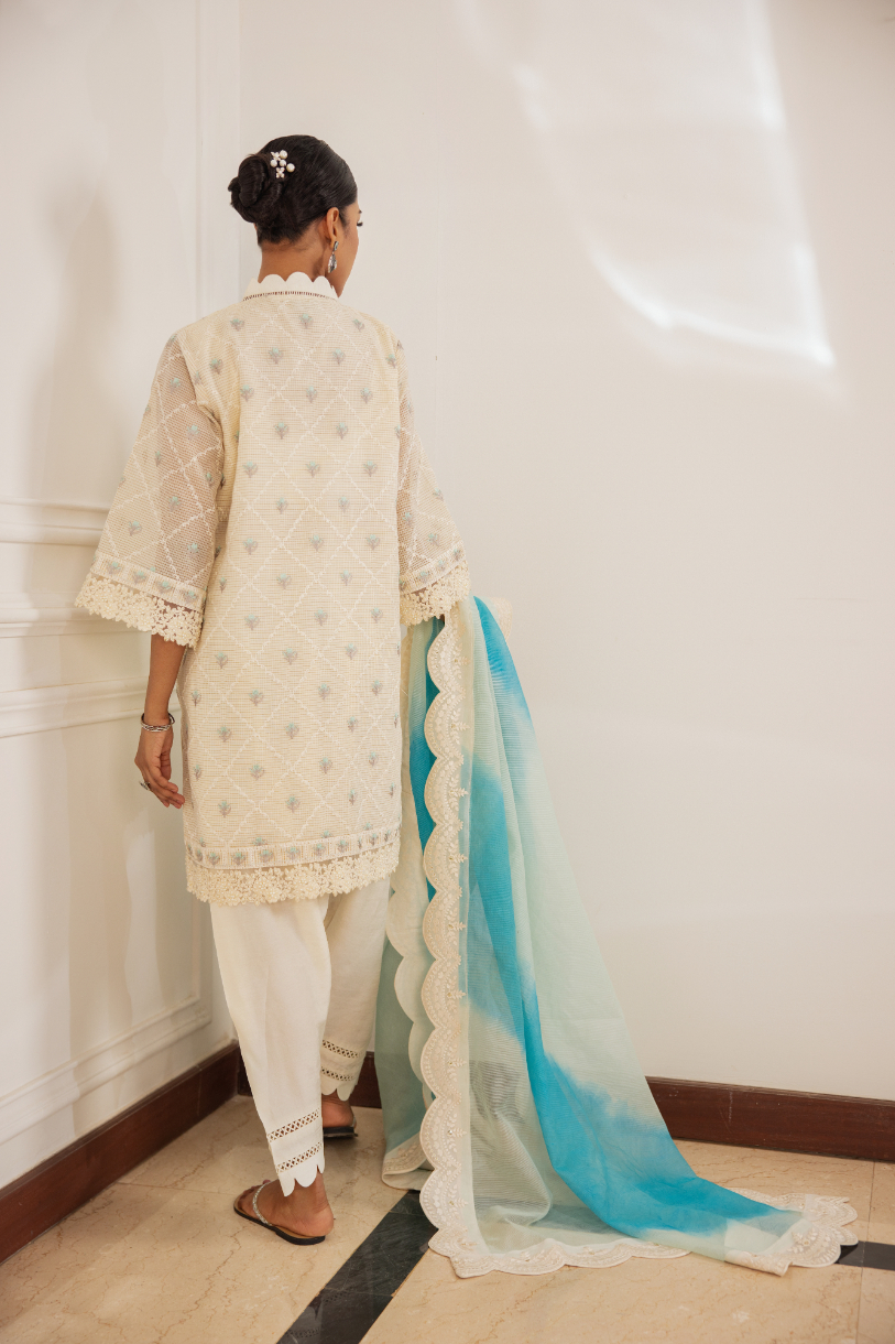 Off-White Embroidered Khaddi Net Kurta Set (3-Piece) - Image 3