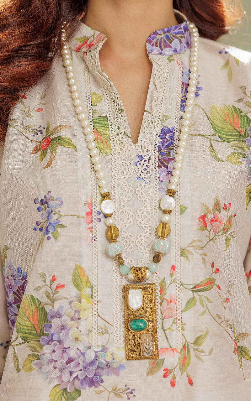 Pakistani Ivory Floral Embroidered Khaddi Net Salwar Kameez (2-Piece) - Image 8