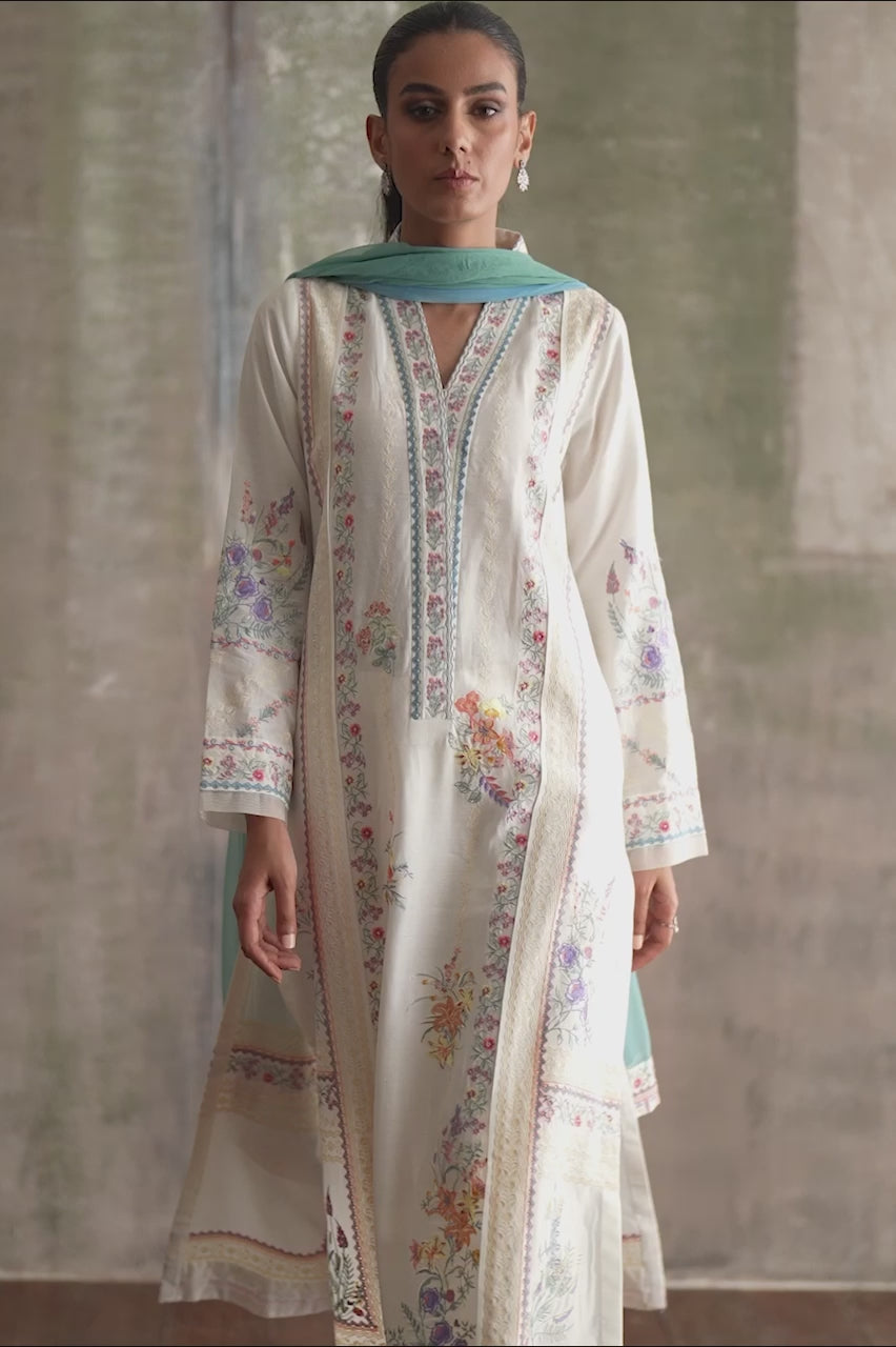 Pakistani Ivory Floral Embroidered Khaddi Silk Salwar Kameez (3-Piece) - Image 3