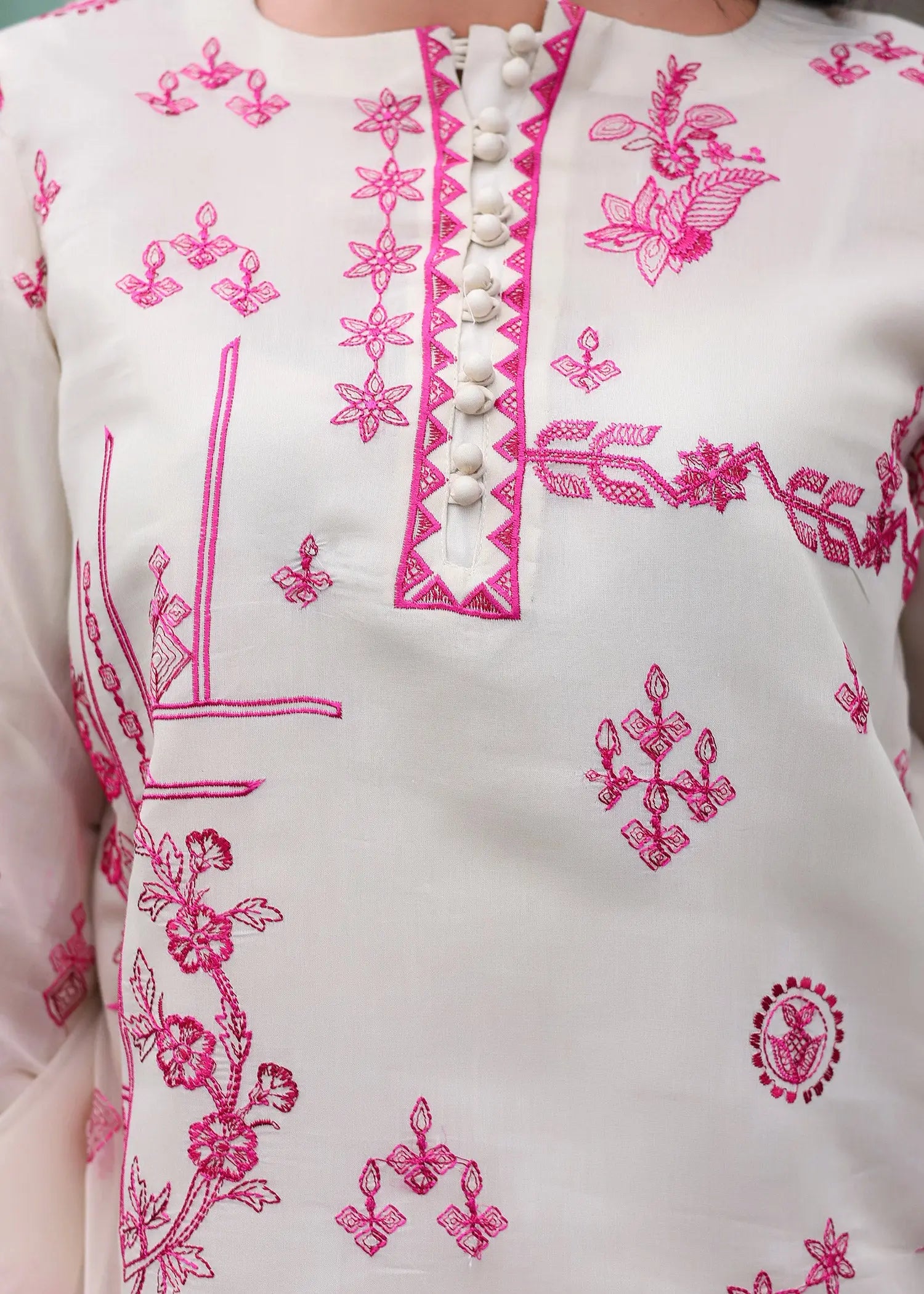 Off-White Embroidered Kora Cotton & Organza Salwar Kameez (3-Piece) - Image 4