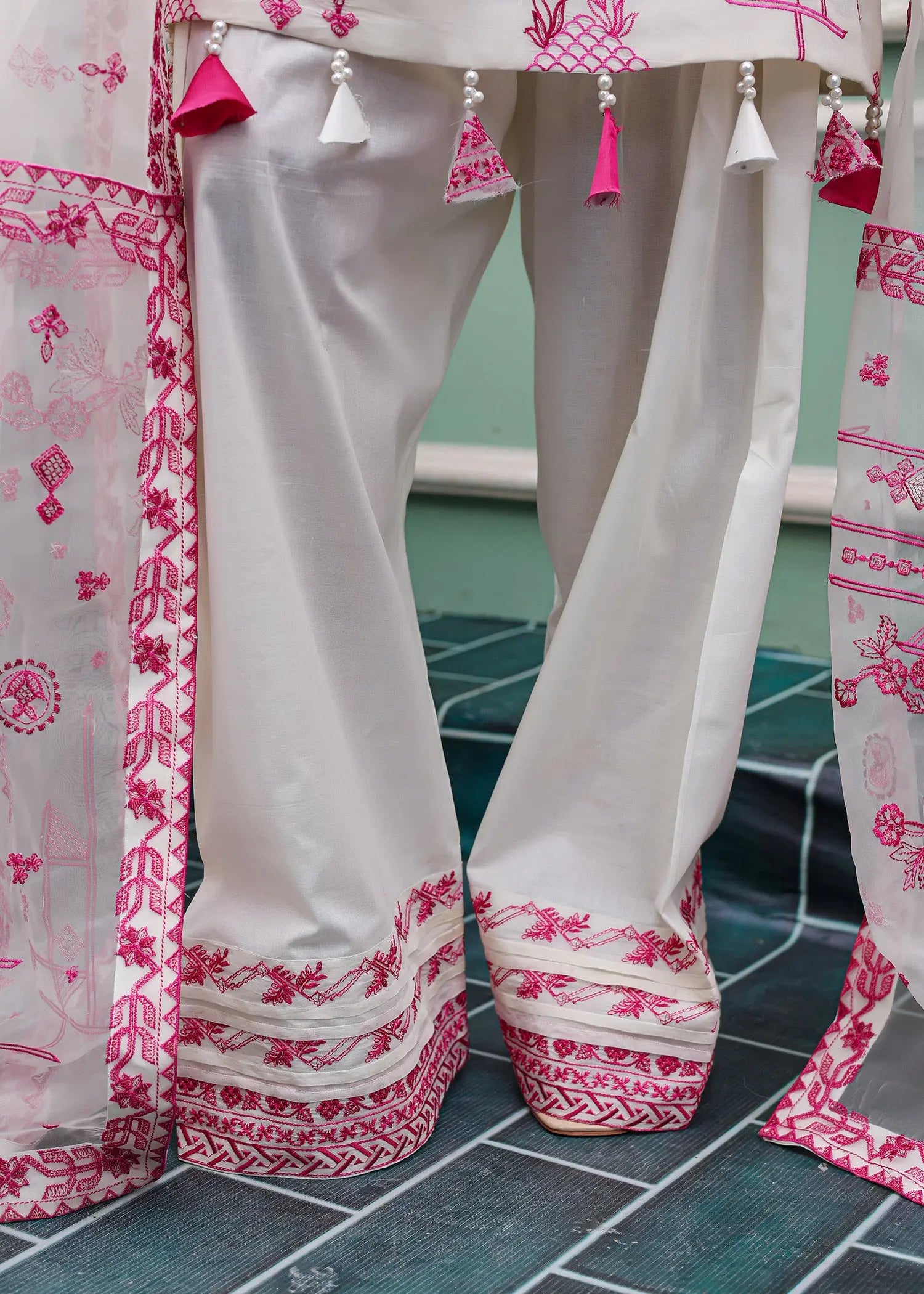 Off-White Embroidered Kora Cotton & Organza Salwar Kameez (3-Piece) - Image 6