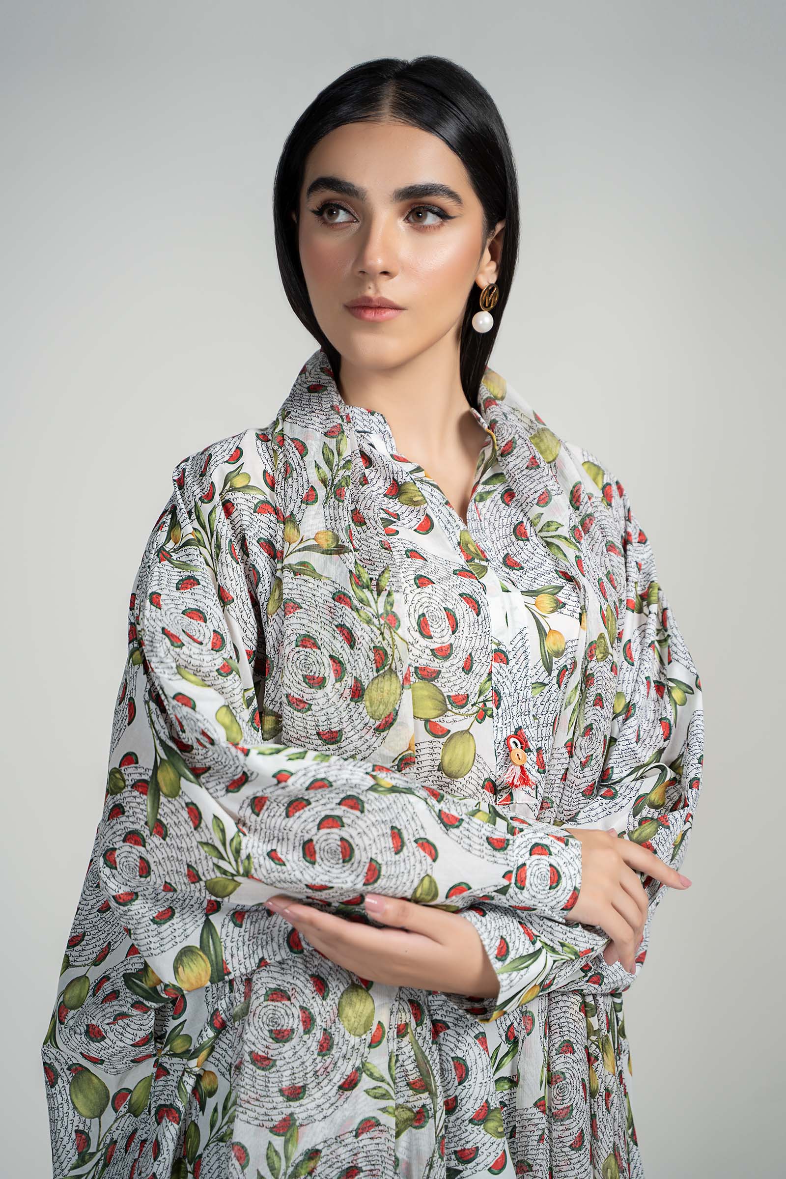 Pakistani Off-White Digital Printed Lawn Salwar Kameez (3-Piece) - Image 3