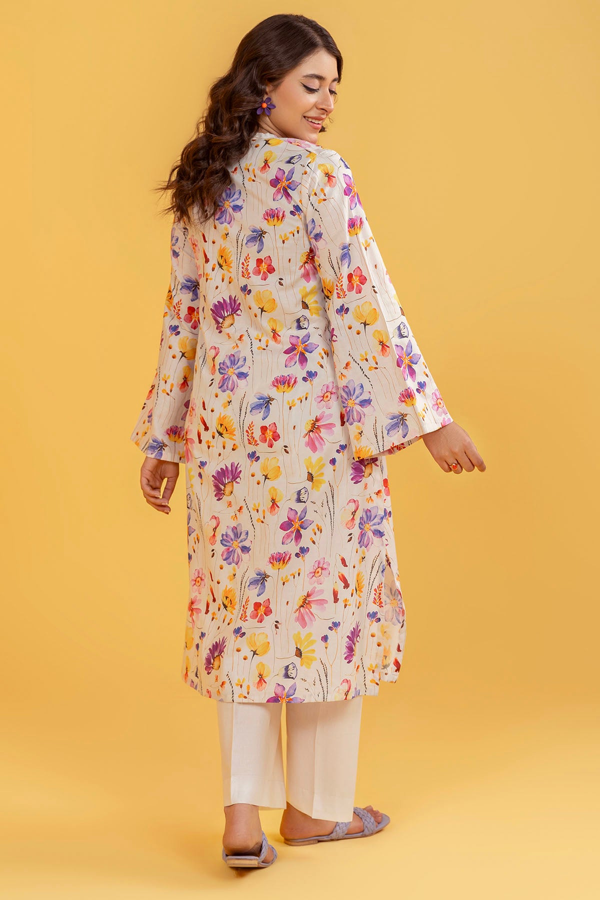 Pakistani Ivory Digital Printed Lawn Salwar Kameez (2-Piece) - Image 5