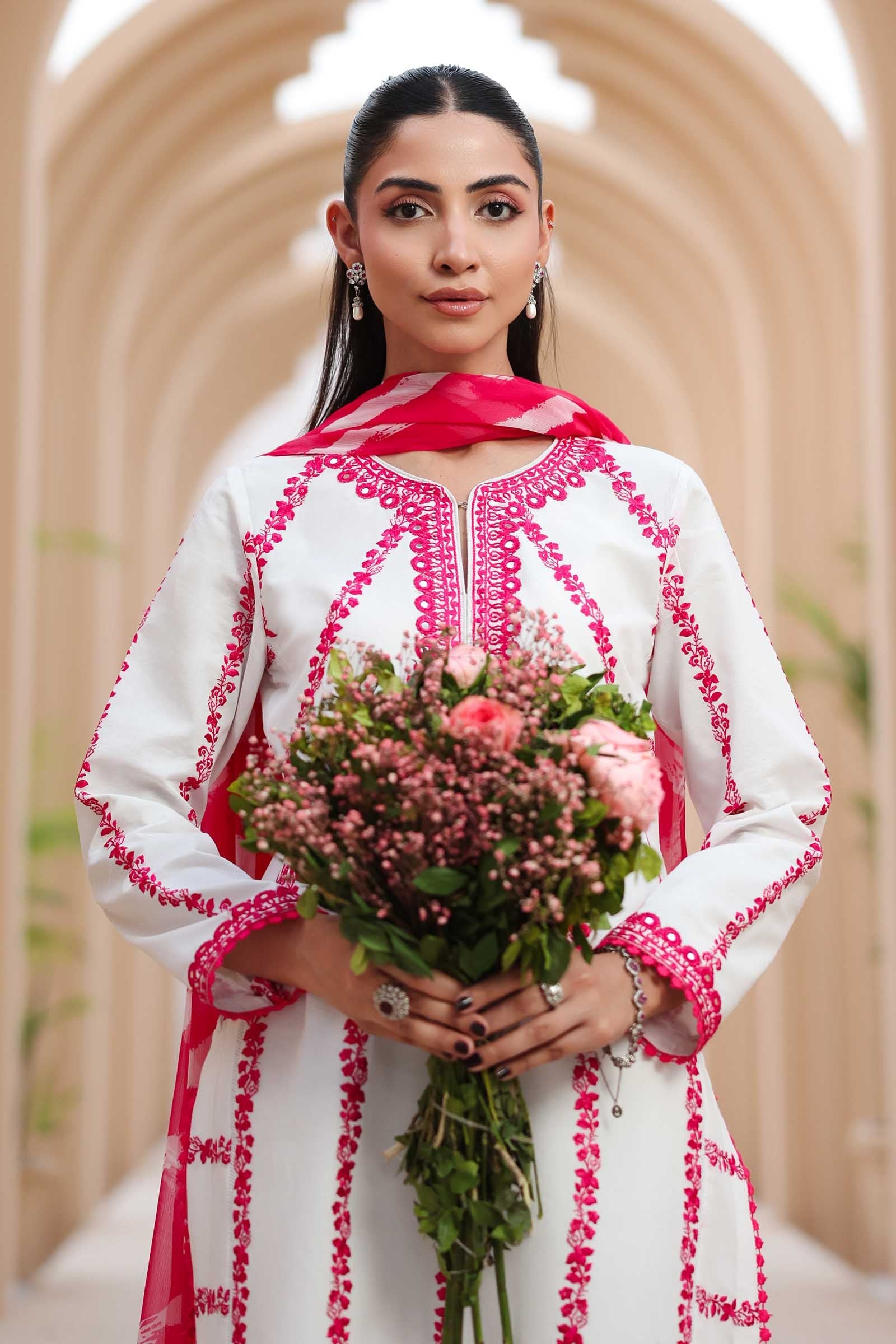 Off-White Panni Embroidered Lawn Salwar Kameez (3-Piece) - Image 4