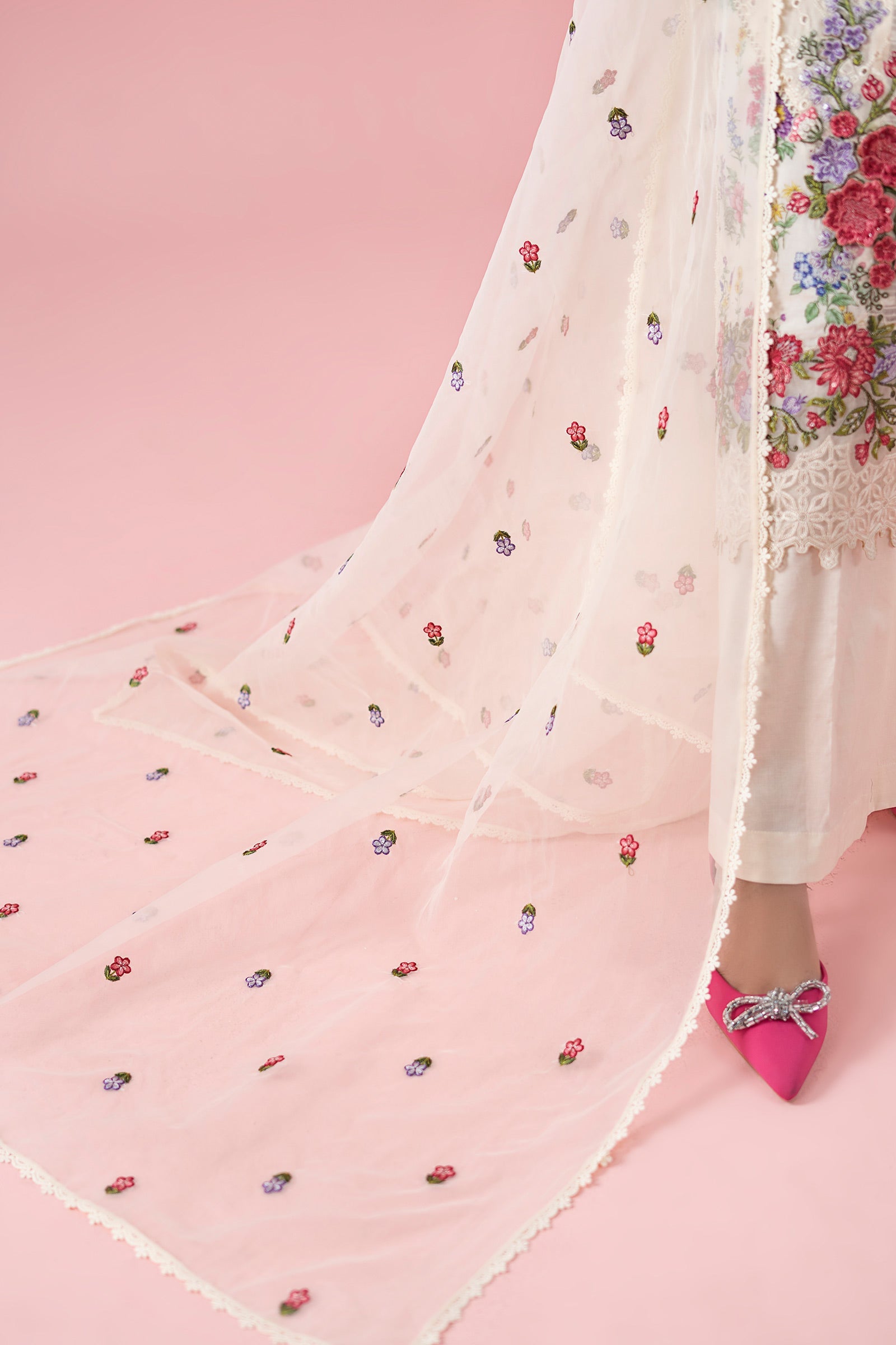 Pakistani Off-White Embroidered Lawn & Organza Salwar Kameez (3-Piece) - Image 6