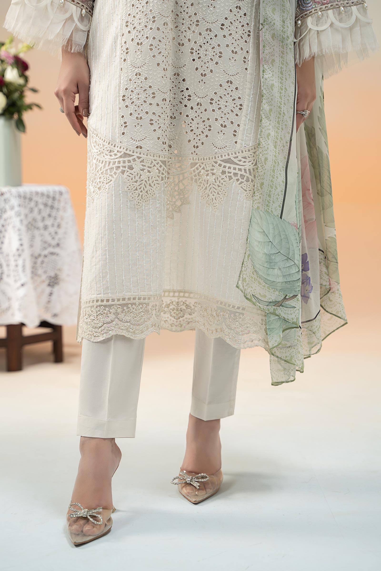 Off-White Embroidered Lawn 3-Piece Suit - Image 7