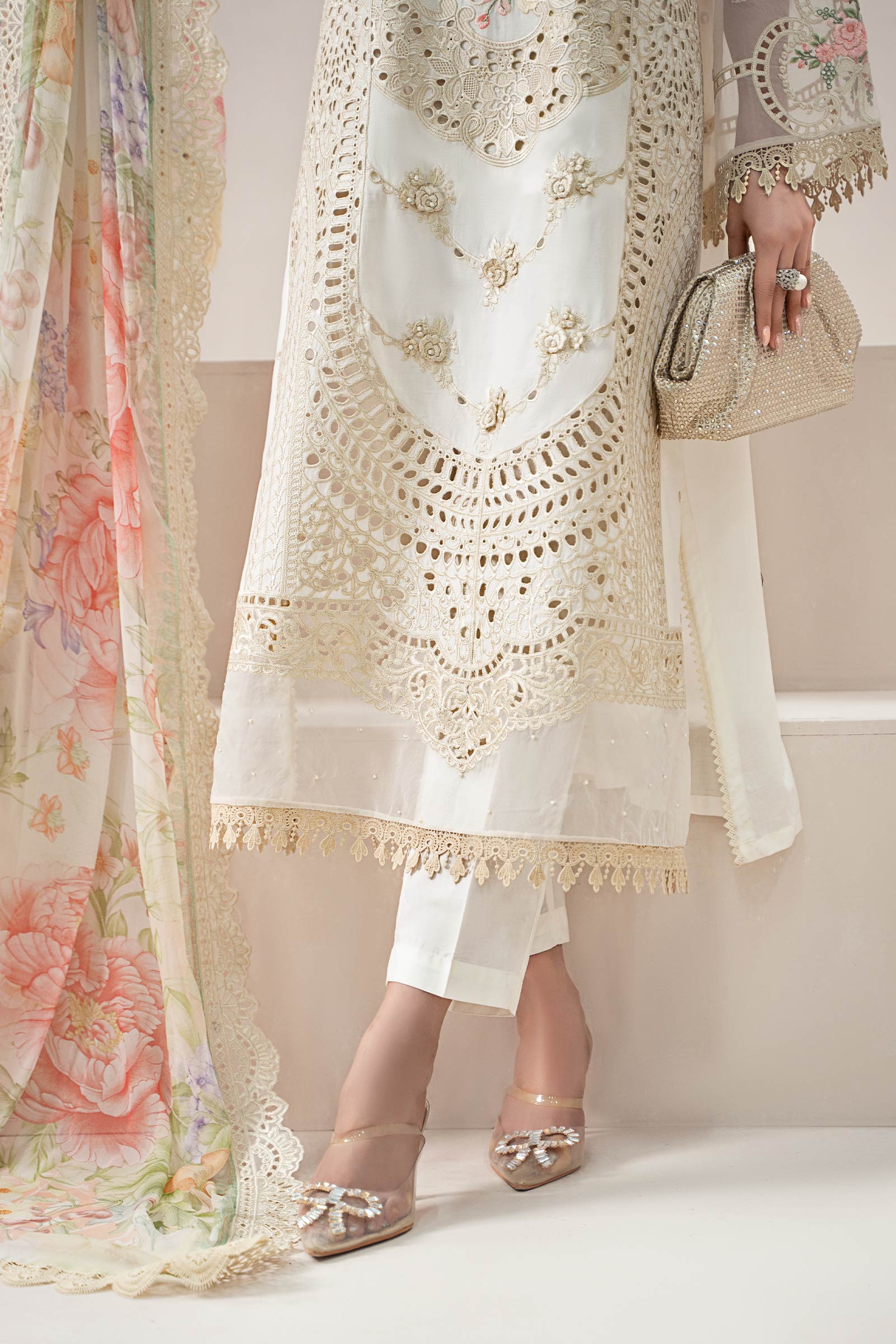 Off-White Embroidered Lawn & Chiffon 3-Piece Suit - Image 4