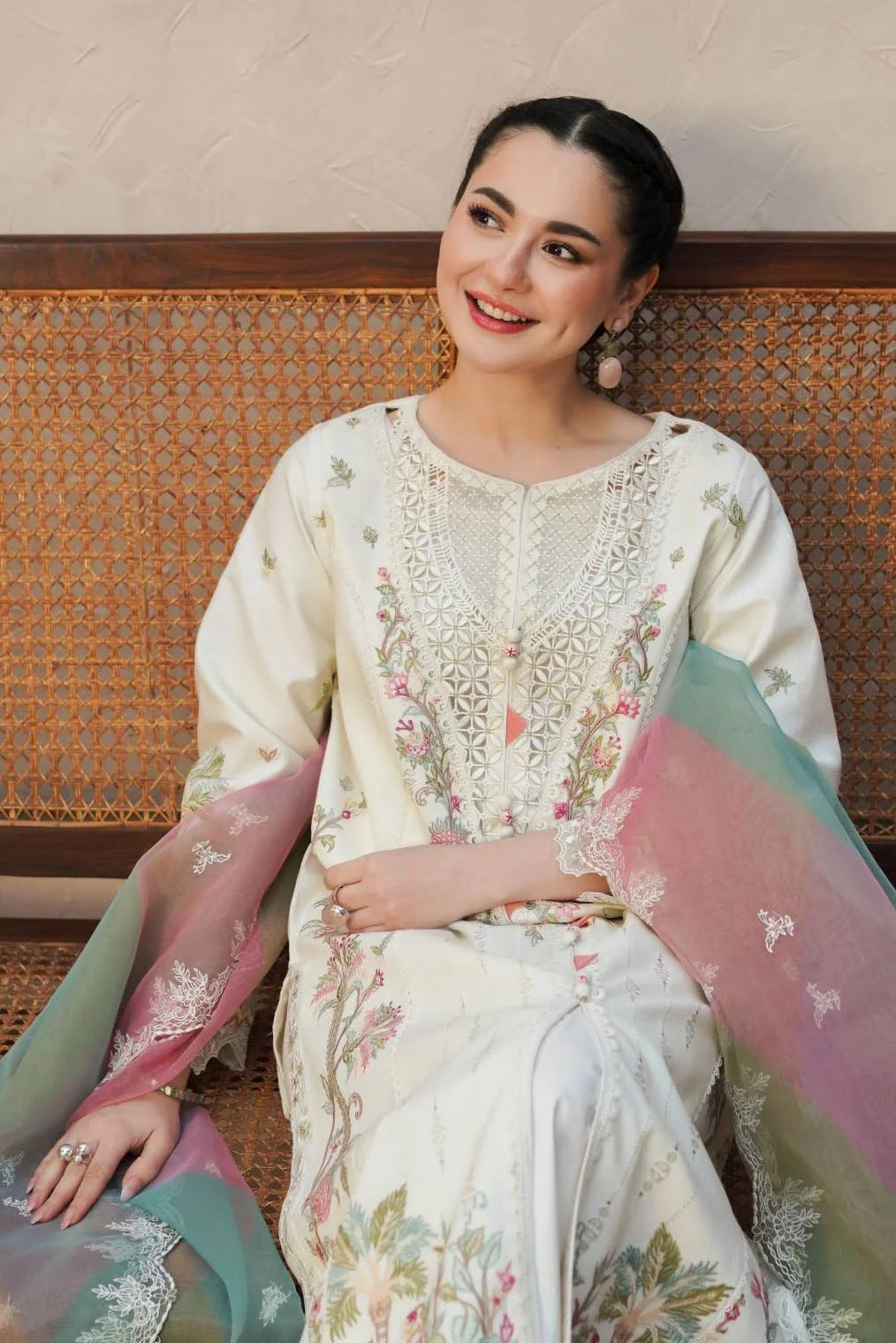 Ivory Embroidered Lawn & Organza Salwar Kameez (3-Piece) - Image 4