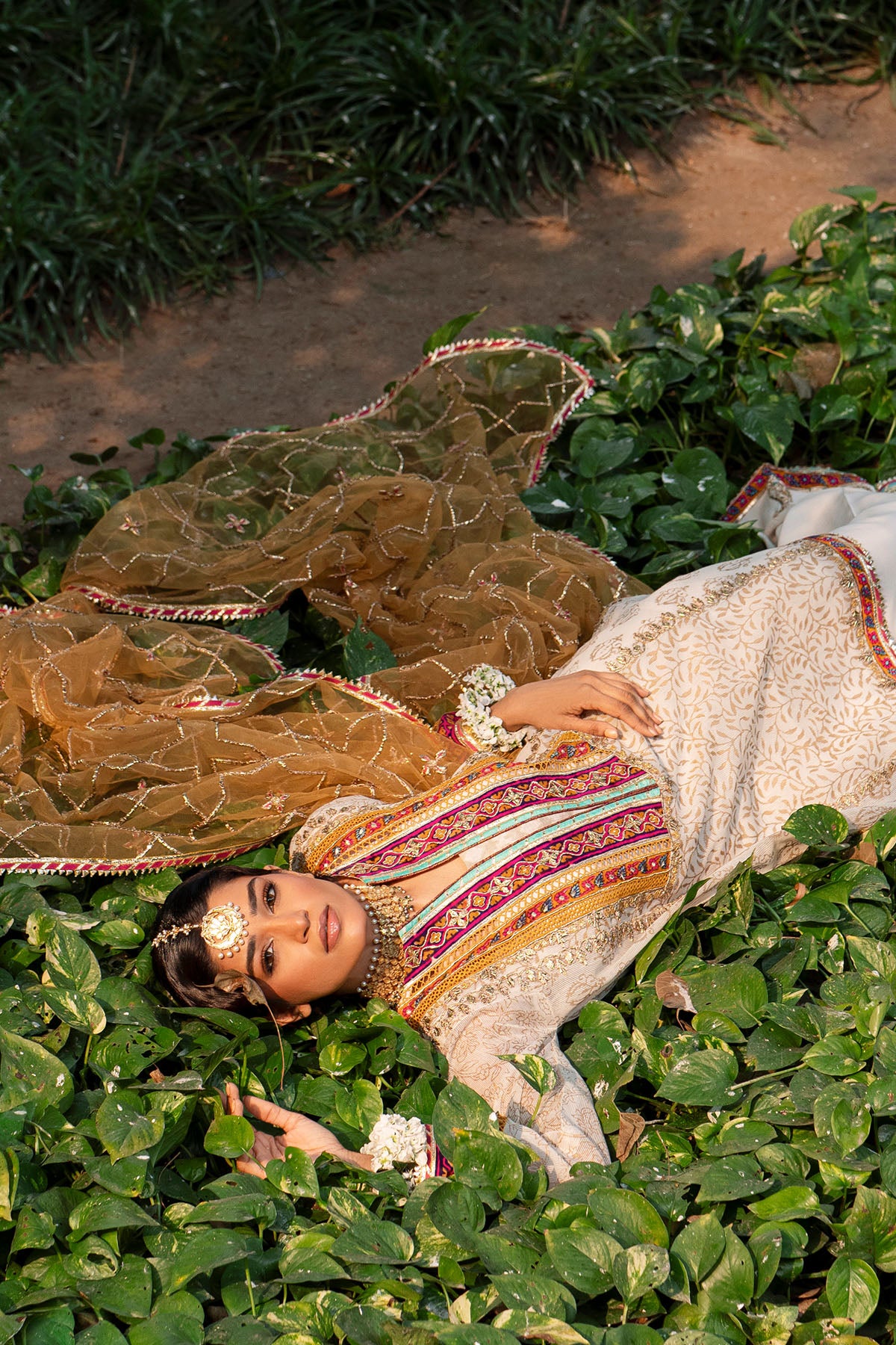 Off-White Block Printed Organza Cotton Salwar Kameez (3-Piece) - Image 3