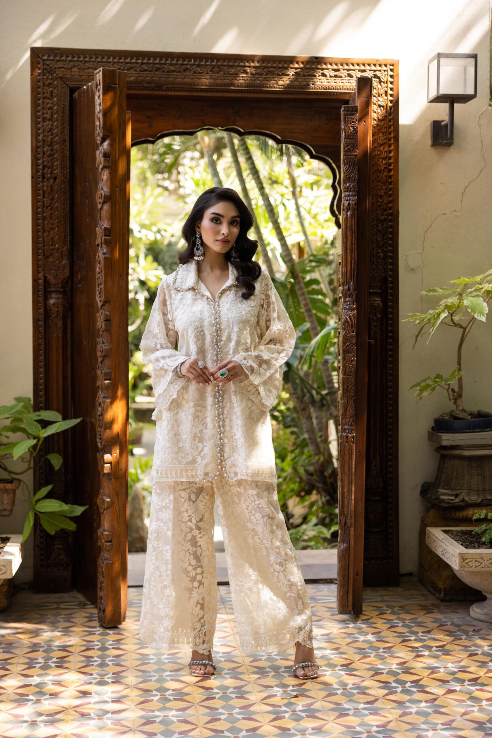 Off-White Dorri Embroidered Pure Organza Kurta Set (2-Piece) - Image 2