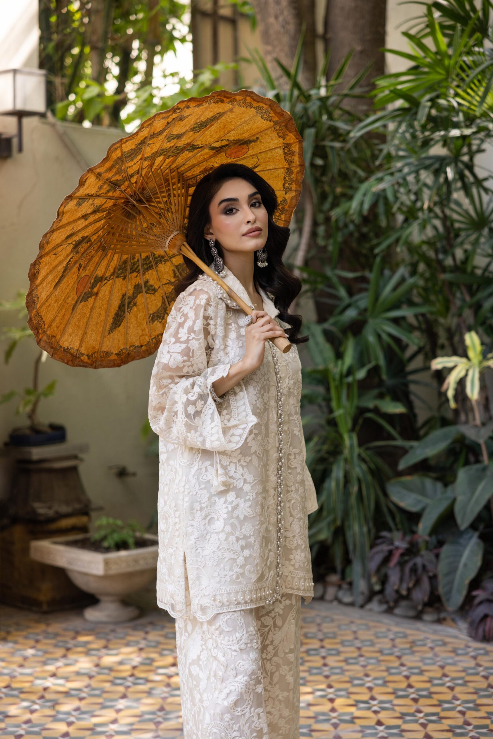 Off-White Dorri Embroidered Pure Organza Kurta Set (2-Piece) - Image 4