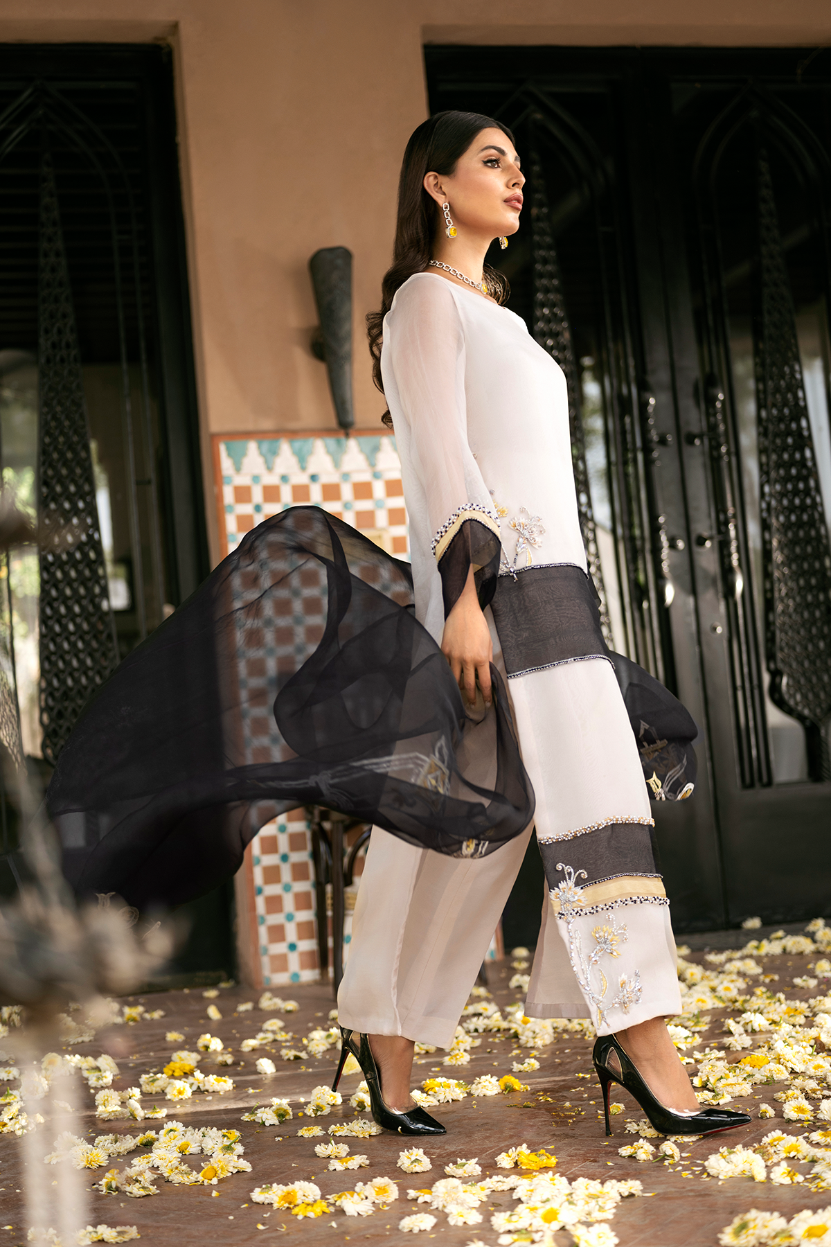 Pakistani Cream Embroidered Organza Salwar Kameez (3-Piece) - Image 4