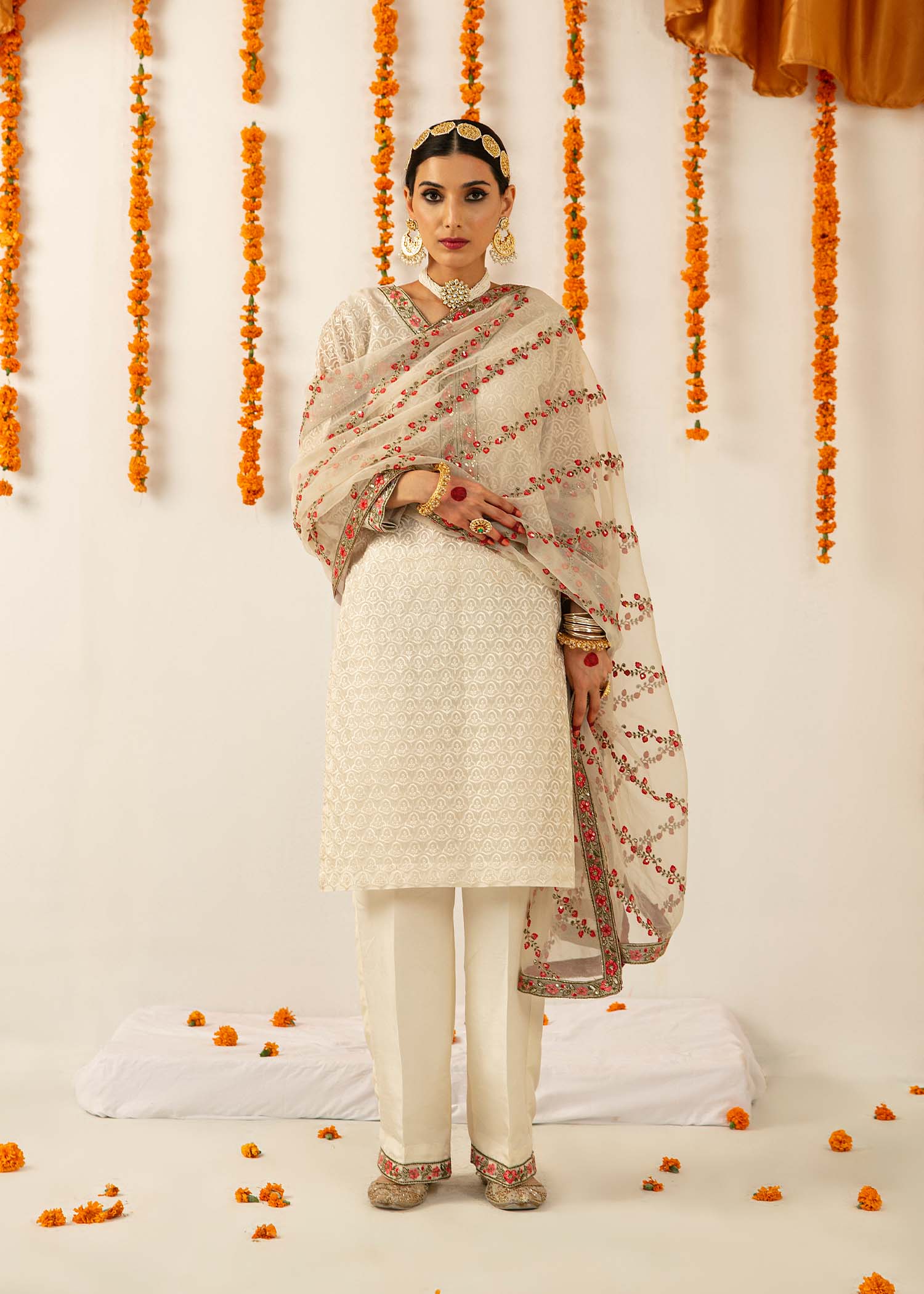 Pakistani Ivory Floral Embroidered Organza & Silk Kurta Set (3-Piece) - Image 2