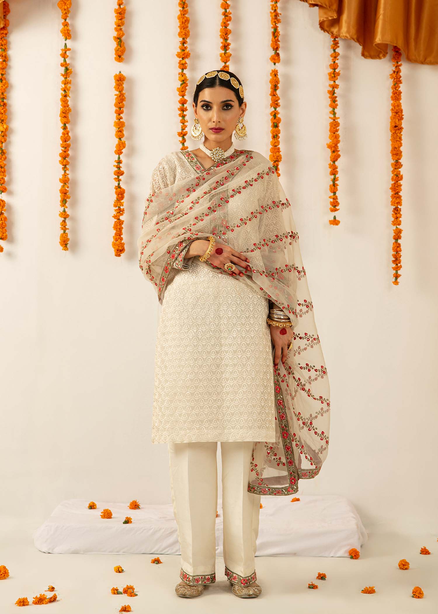 Pakistani Ivory Floral Embroidered Organza & Silk Kurta Set (3-Piece) - Image 3