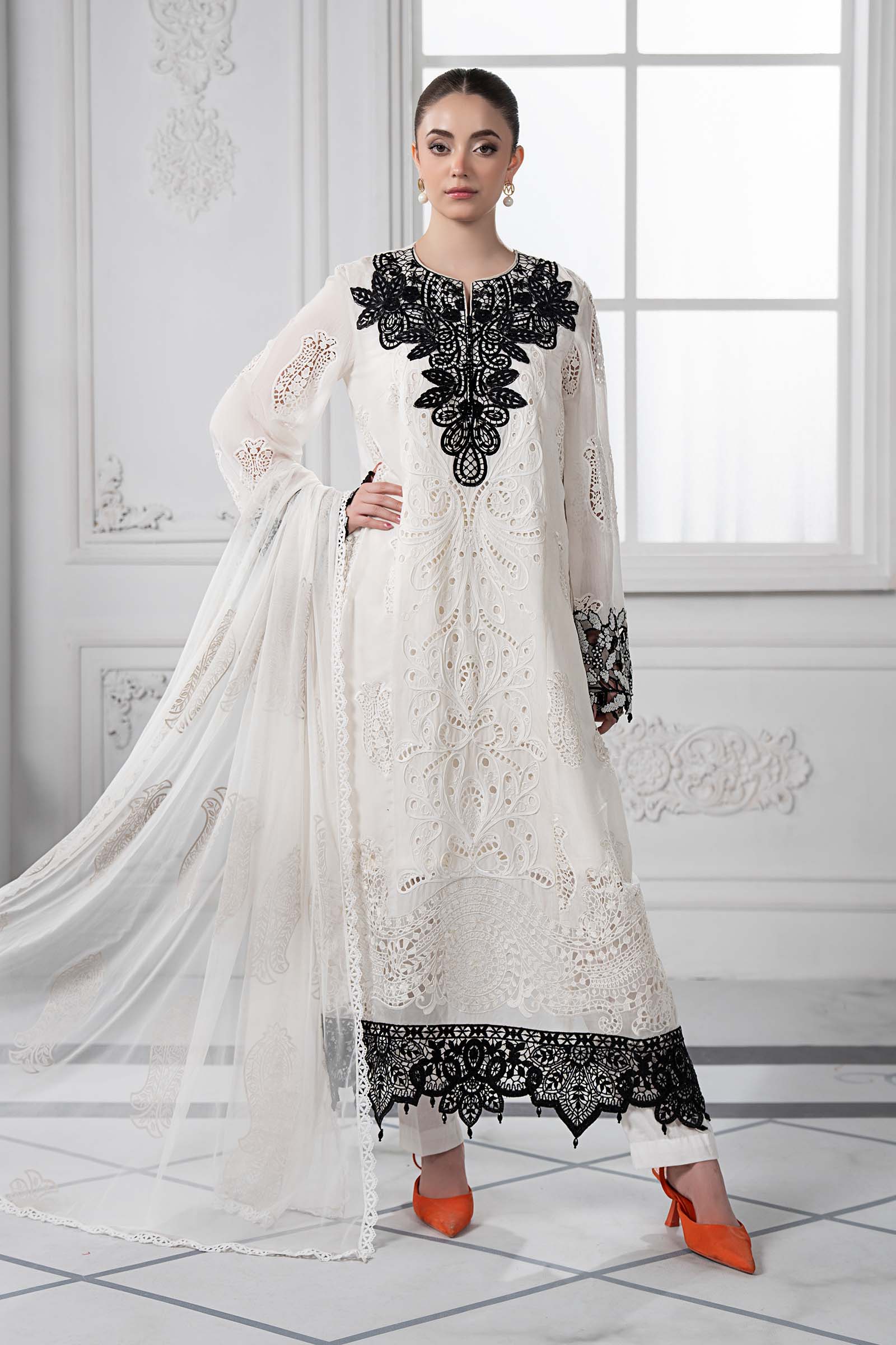 Pakistani Off-White Embroidered Paper Cotton 3-Piece Suit - Image 2