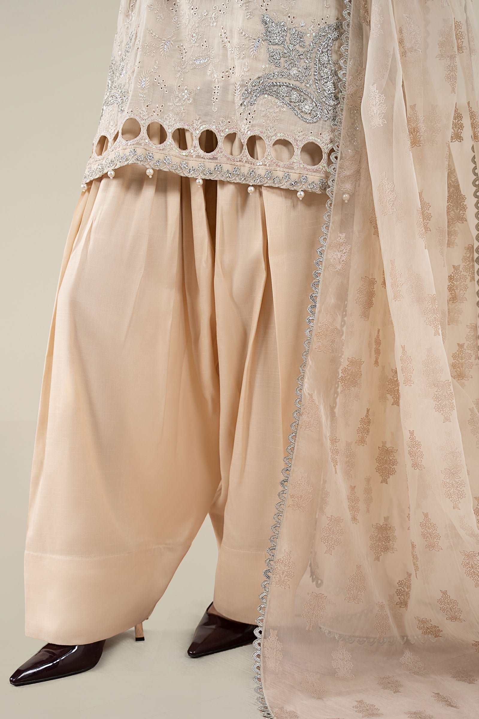 Off-White Embroidered Paper Cotton Salwar Kameez (3-Piece) - Image 8