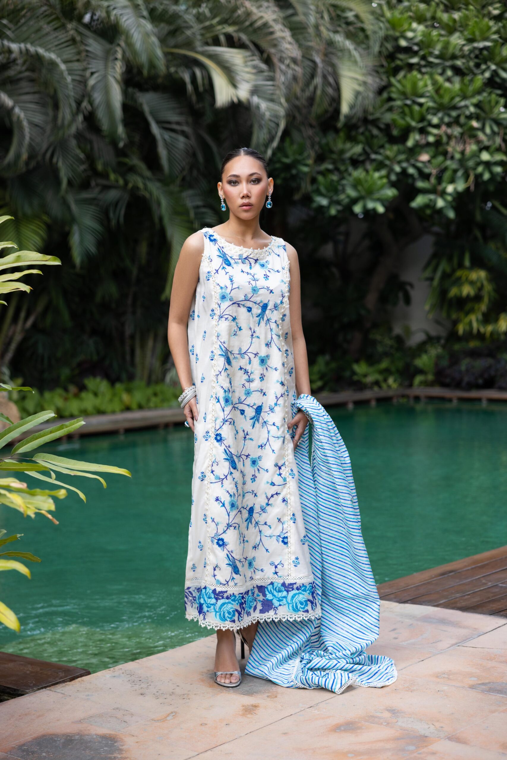 Pakistani Off-White Embroidered Silk Kurta Set (3-Piece) - Image 3