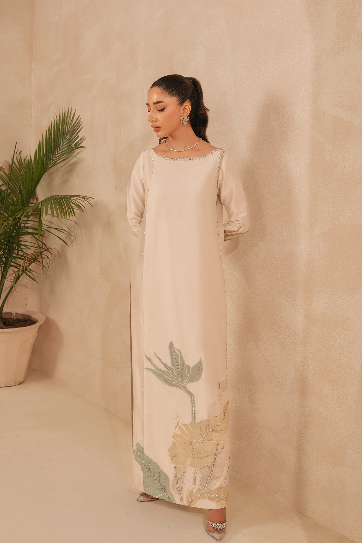 Pakistani Off-White Organza Appliqué Raw Silk Salwar Kameez (2-Piece) - Image 5