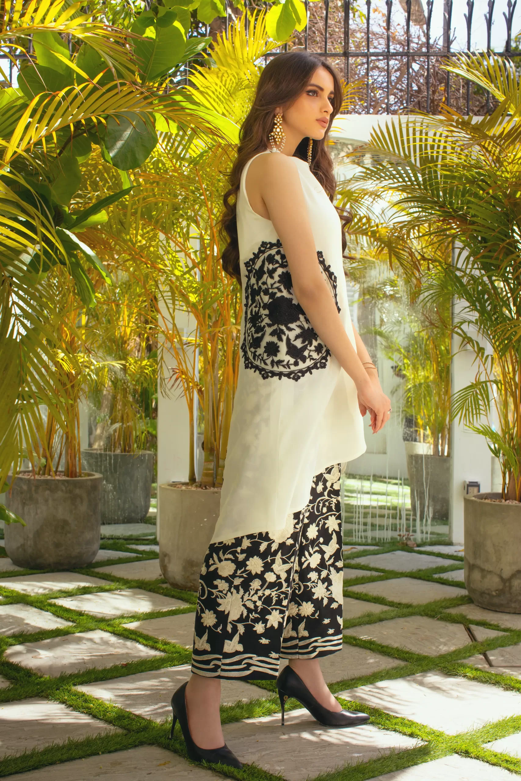 Pakistani Off-White Embroidered Raw Silk Tunic & Black Azaar (2-Piece) - Image 3
