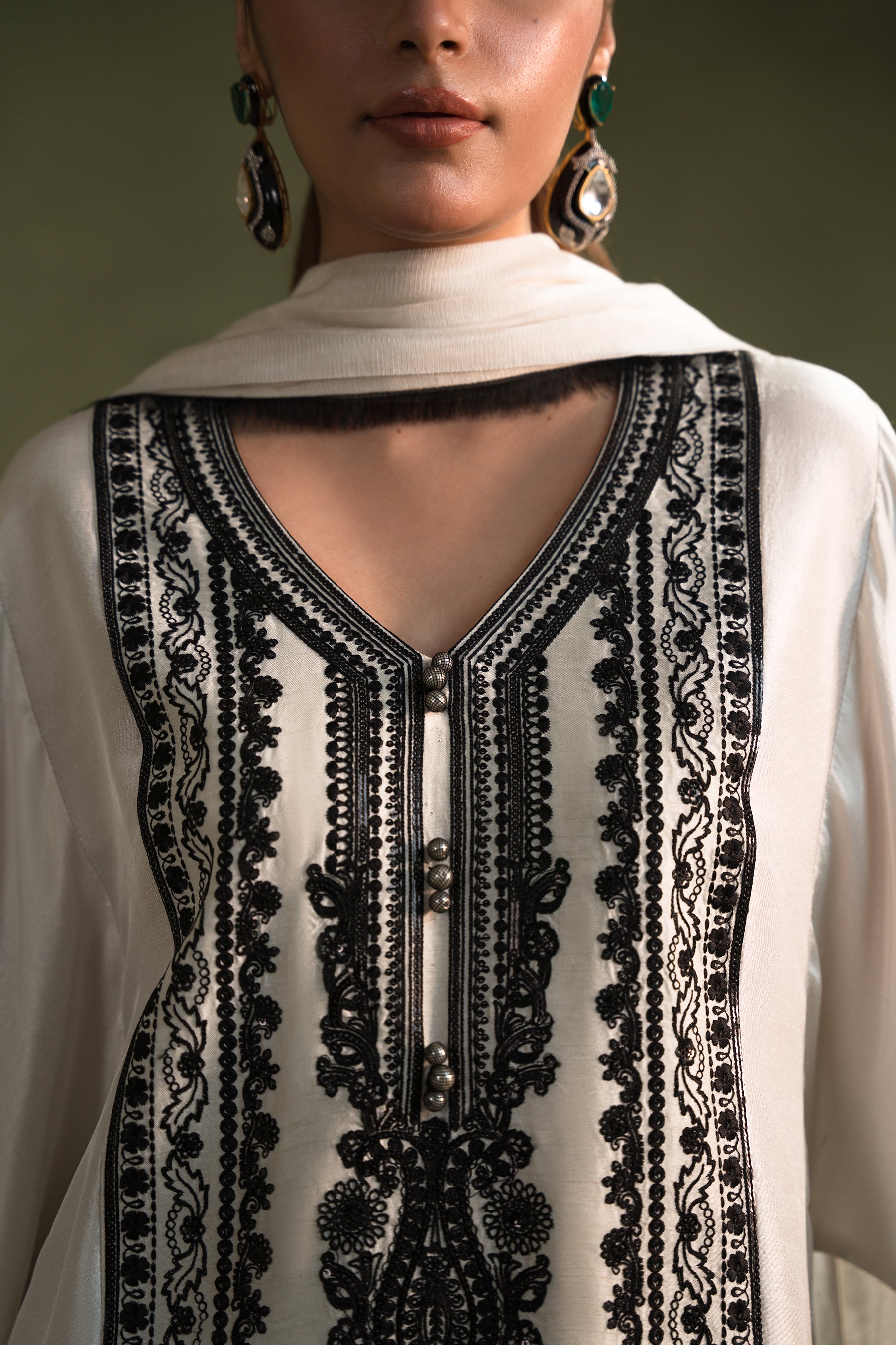 Creamy Off White Embroidered Silk Salwar Kameez (3-Piece) - Image 3