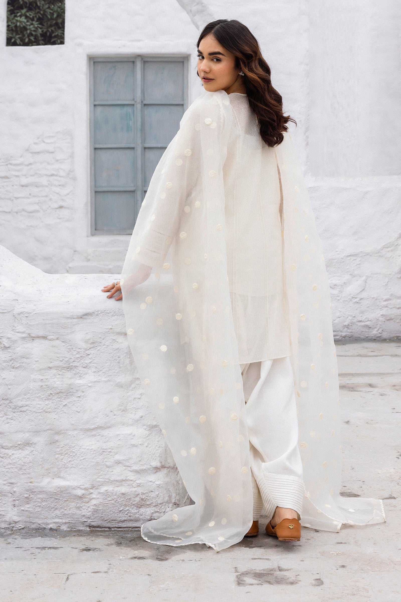 Pakistani Ivory Embroidered 3-Piece Salwar Kameez - Image 5