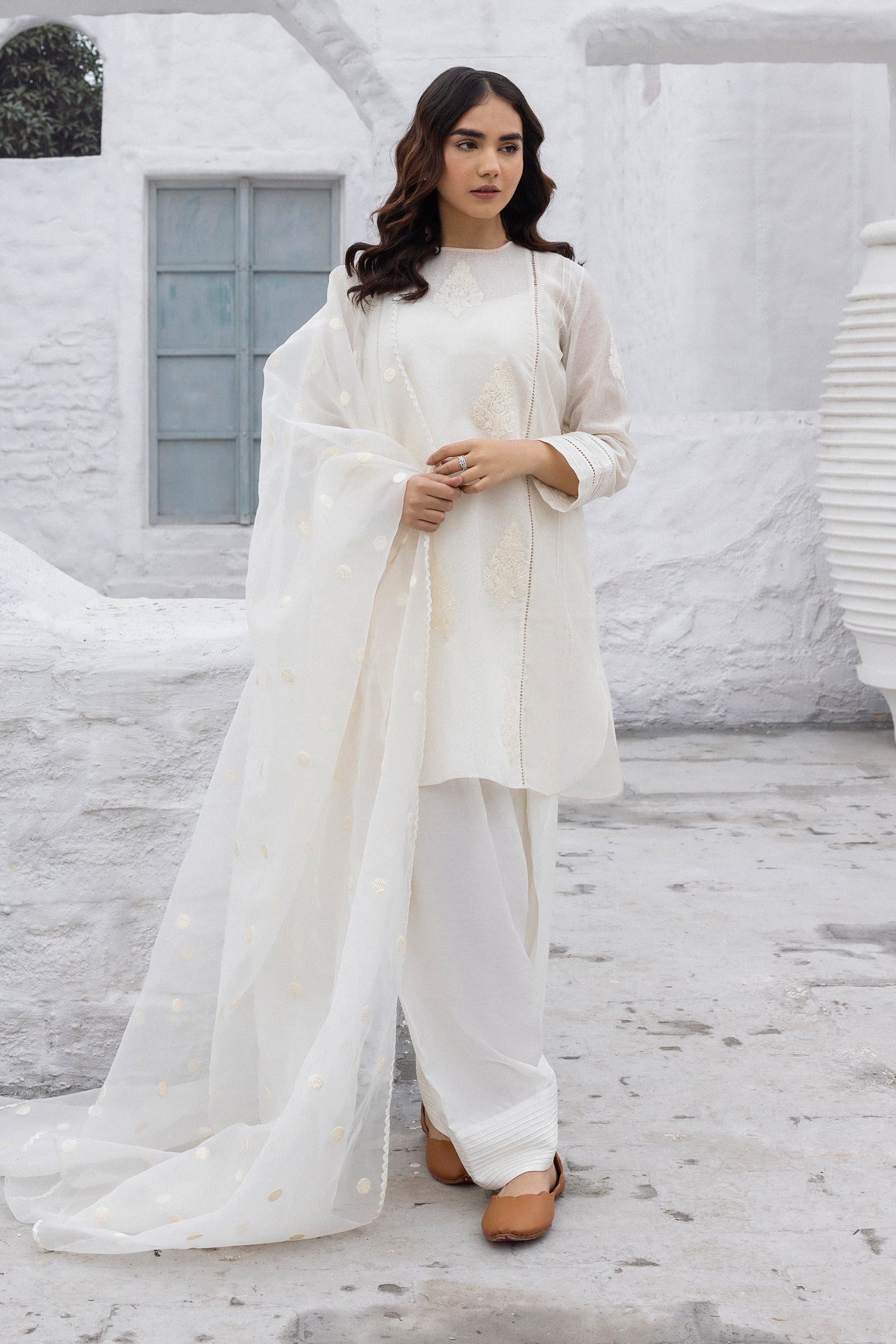 Pakistani Ivory Embroidered 3-Piece Salwar Kameez - Image 7