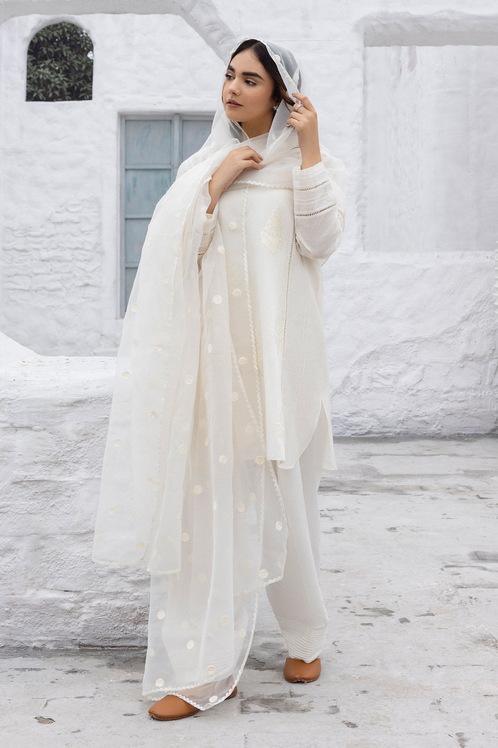 Pakistani Ivory Embroidered 3-Piece Salwar Kameez - Image 8