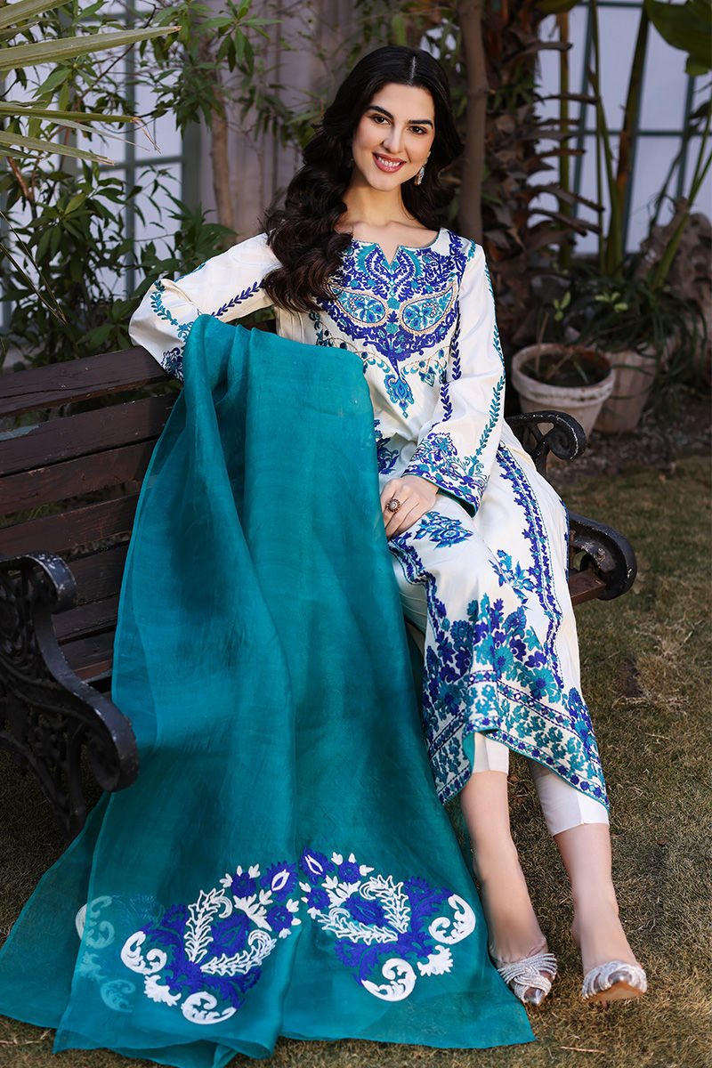 Pakistani Ivory Aari Embroidered Silk Salwar Kameez (3-Piece) - Image 1