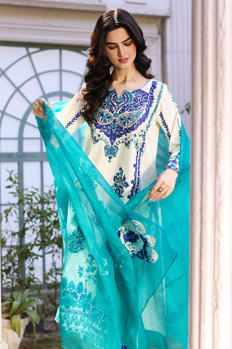 Pakistani Ivory Aari Embroidered Silk Salwar Kameez (3-Piece) - Image 4