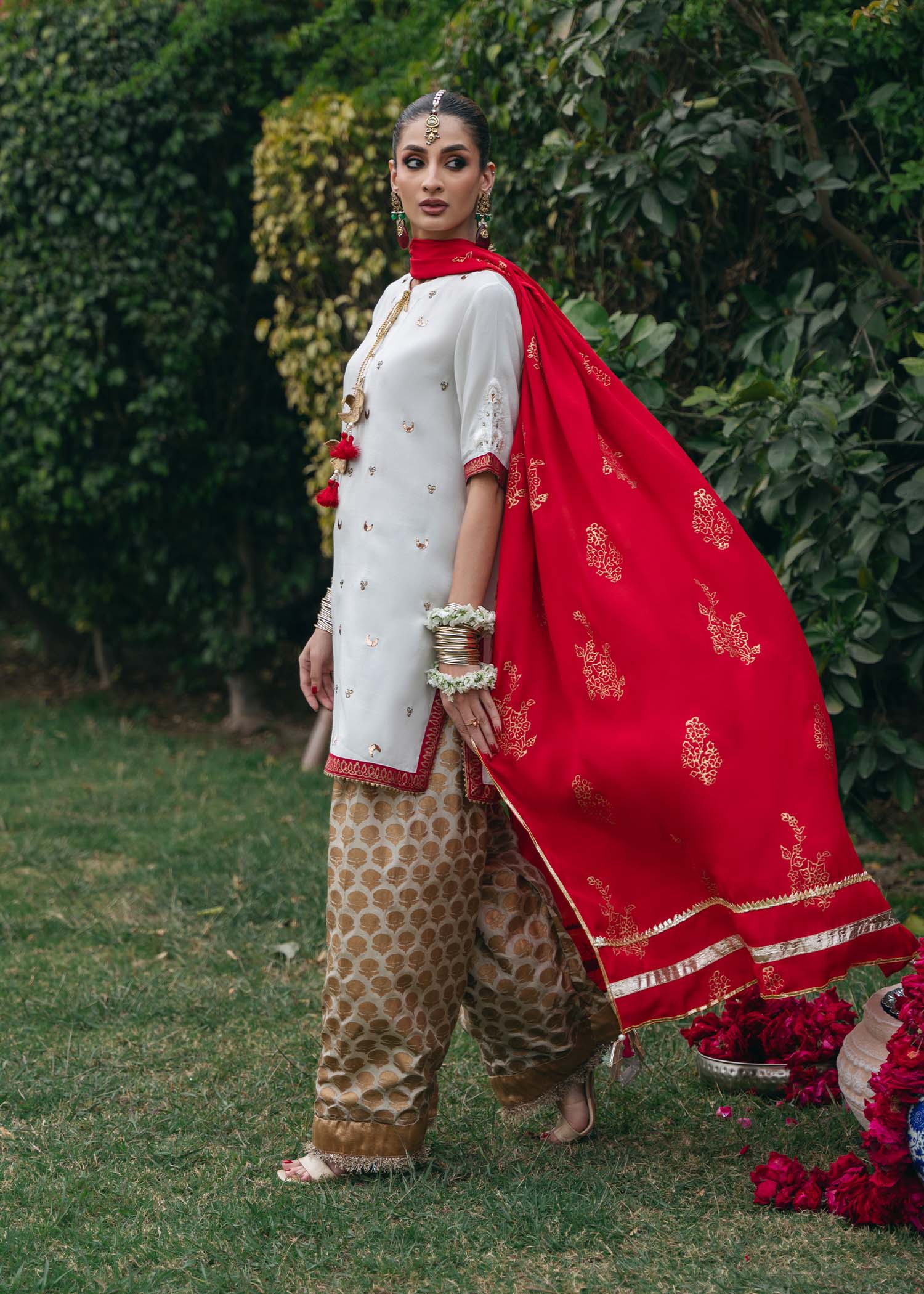 Ivory Hand-Embellished Silk Kurta Set (3-Piece) - Image 2