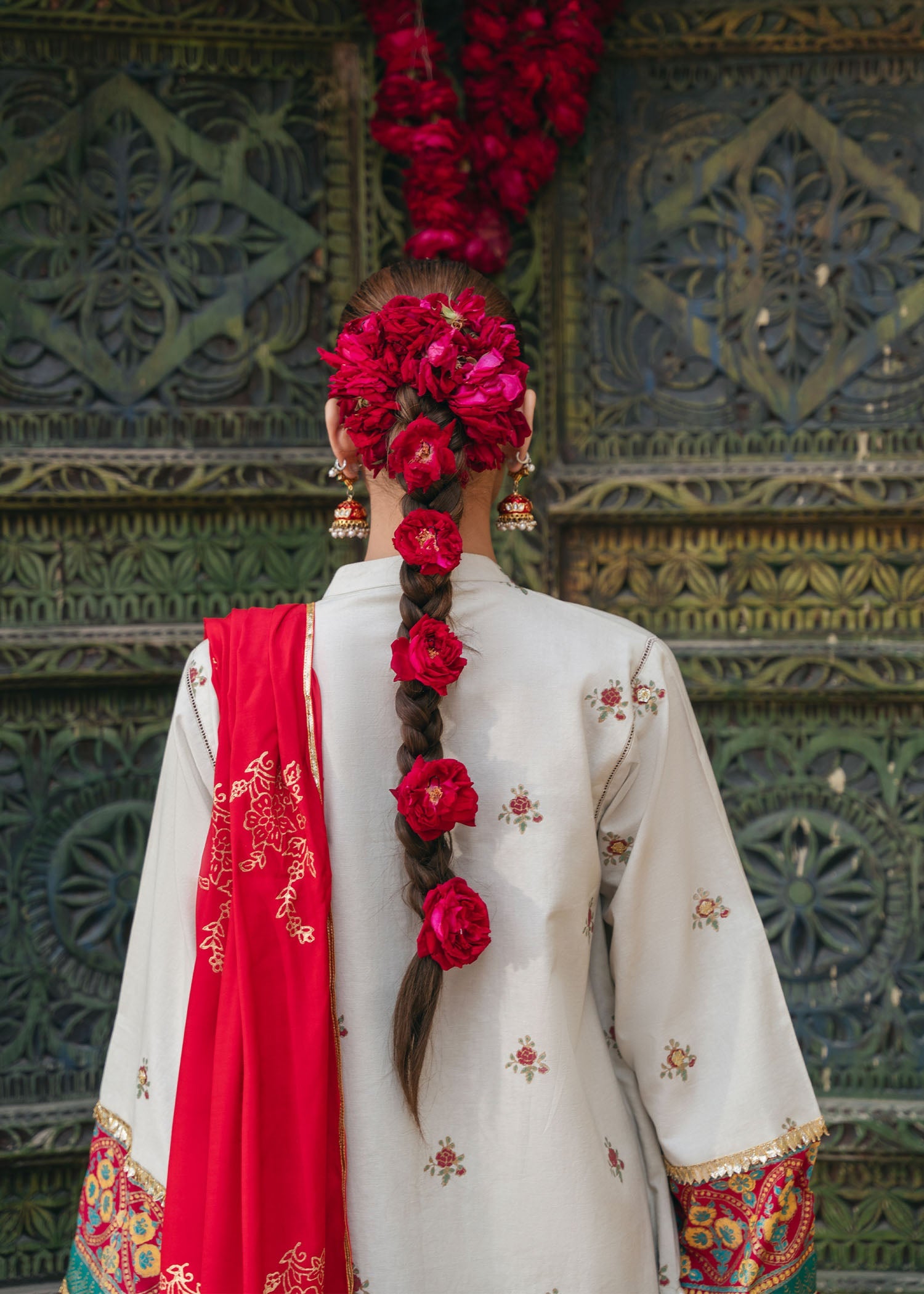 Off-White Gota Appliqué Silk Kurta Set (3-Piece) - Image 3