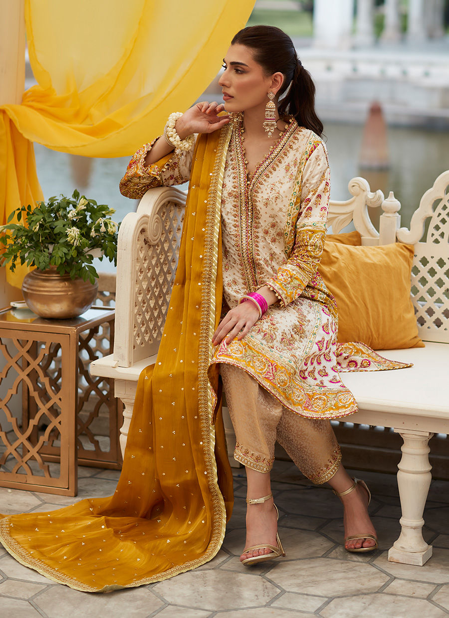 Pakistani Ivory Zardozi & Gota Silk Salwar Kameez (3-Piece) - Image 5