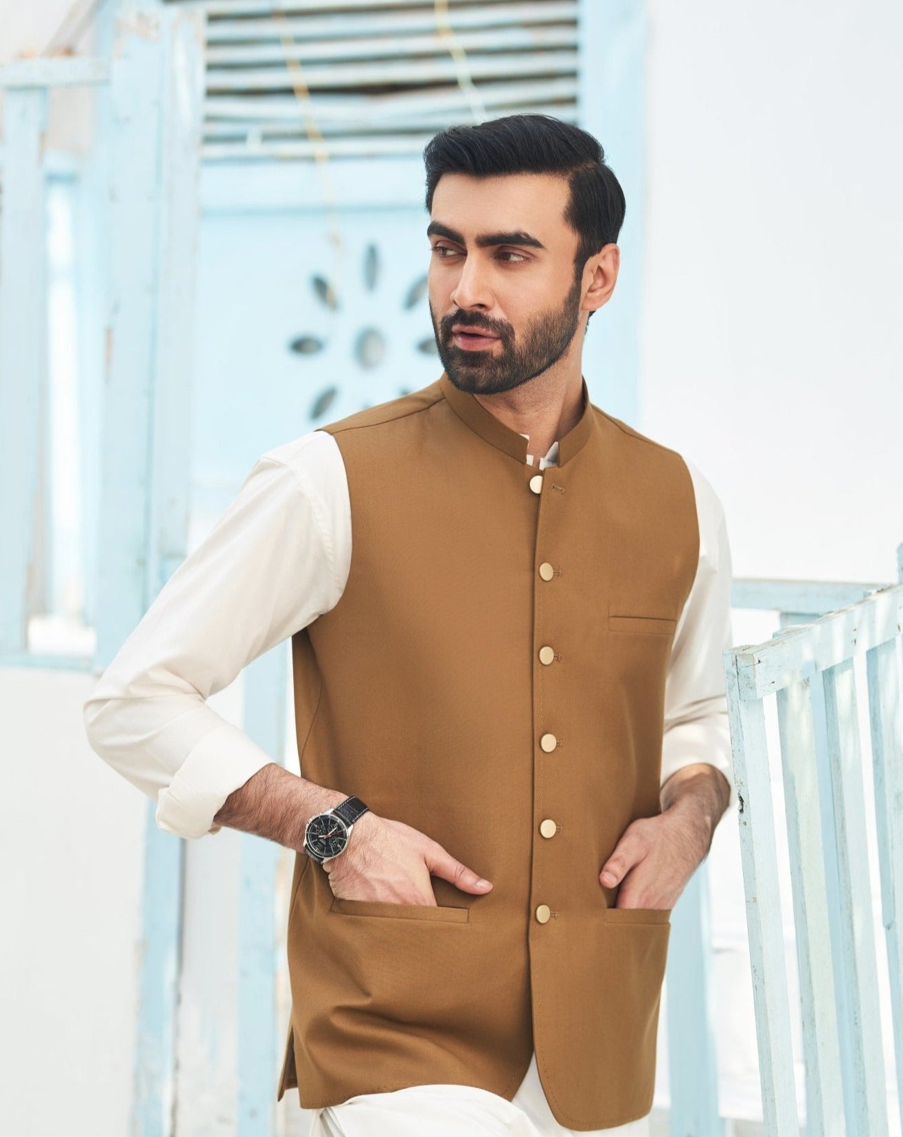 Off White Blended Waistcoat Kurta (3-Piece) - Image 1